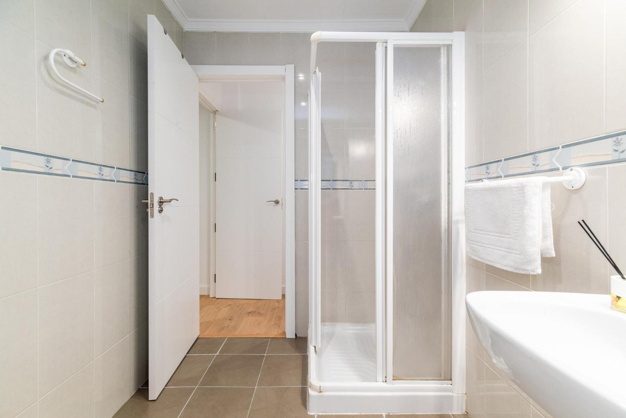Apartamento junto a Plaza Toros y Hospitales con Parking Gratis