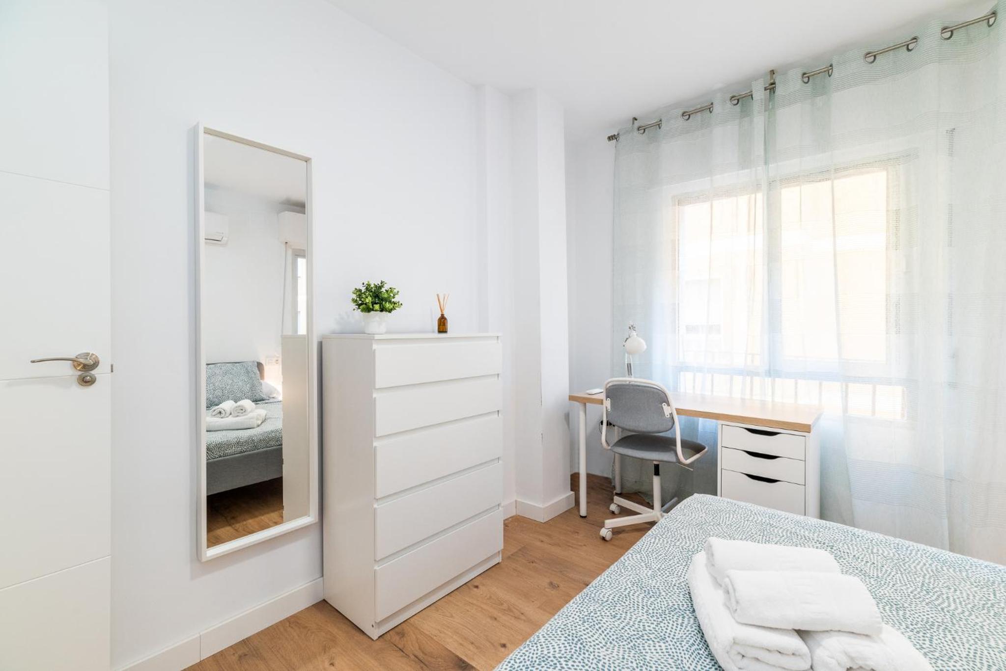 Apartamento junto a Plaza Toros y Hospitales con Parking Gratis