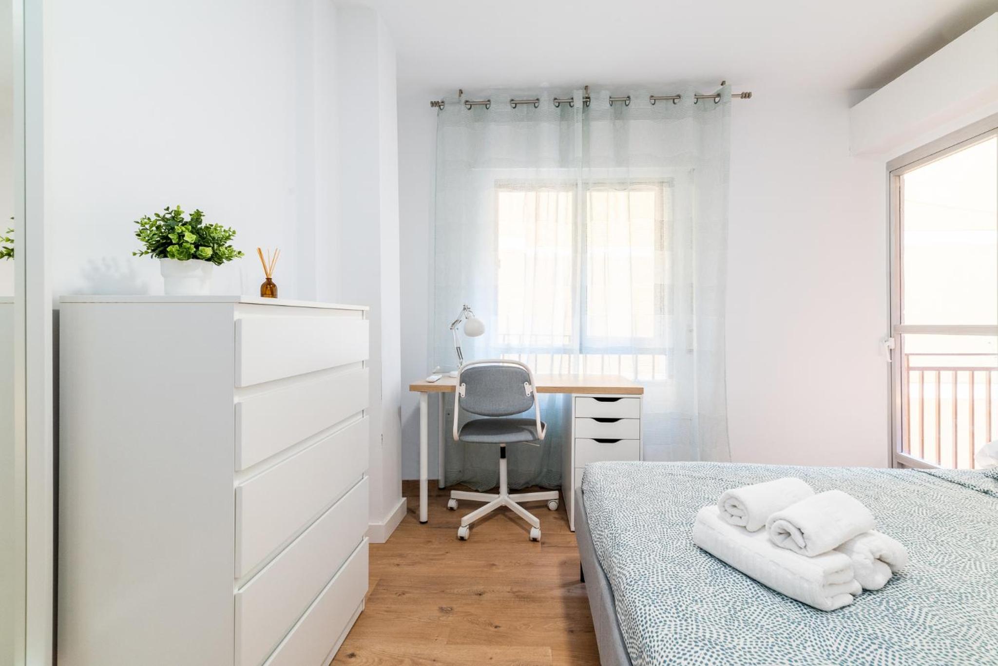 Apartamento junto a Plaza Toros y Hospitales con Parking Gratis