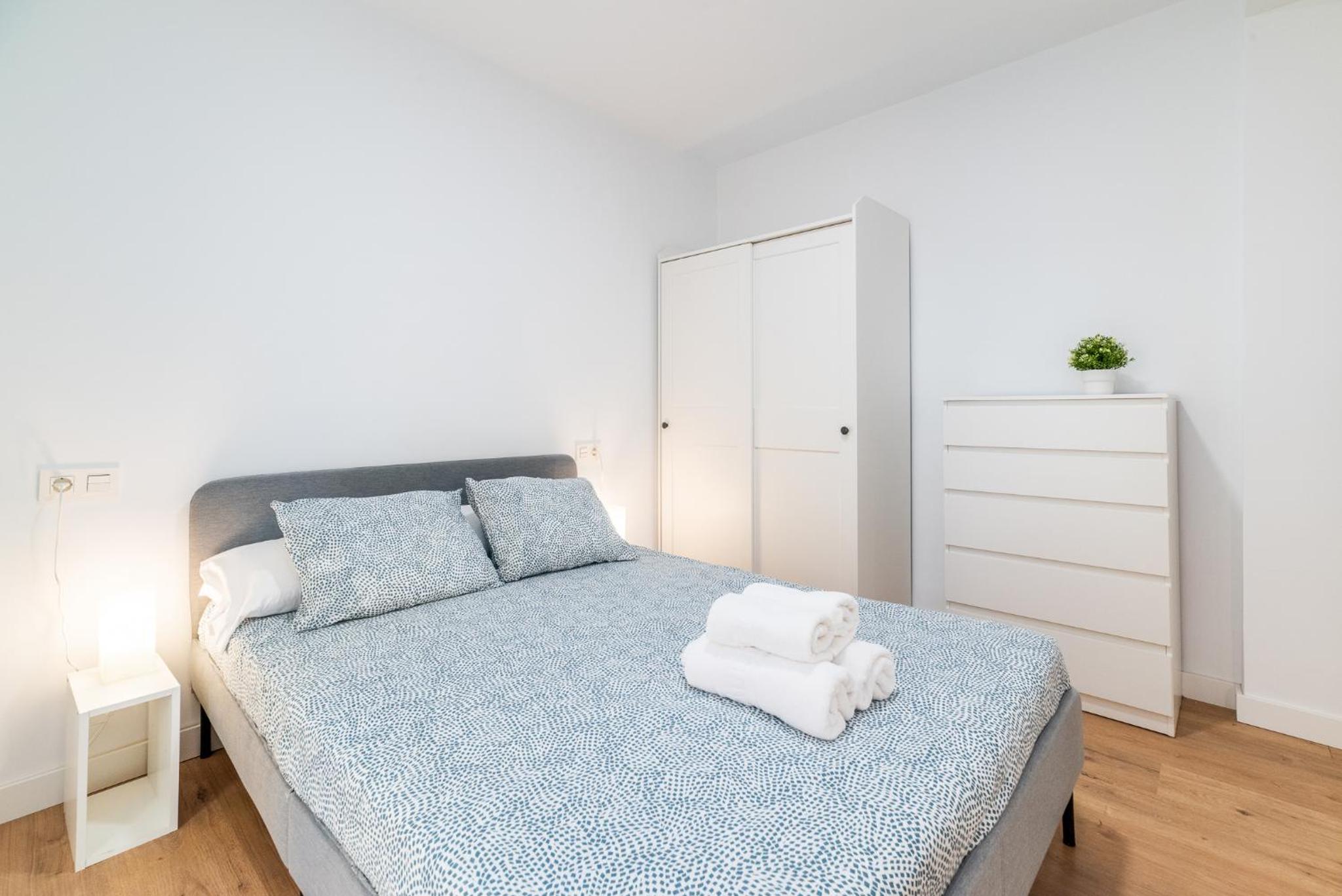 Apartamento junto a Plaza Toros y Hospitales con Parking Gratis