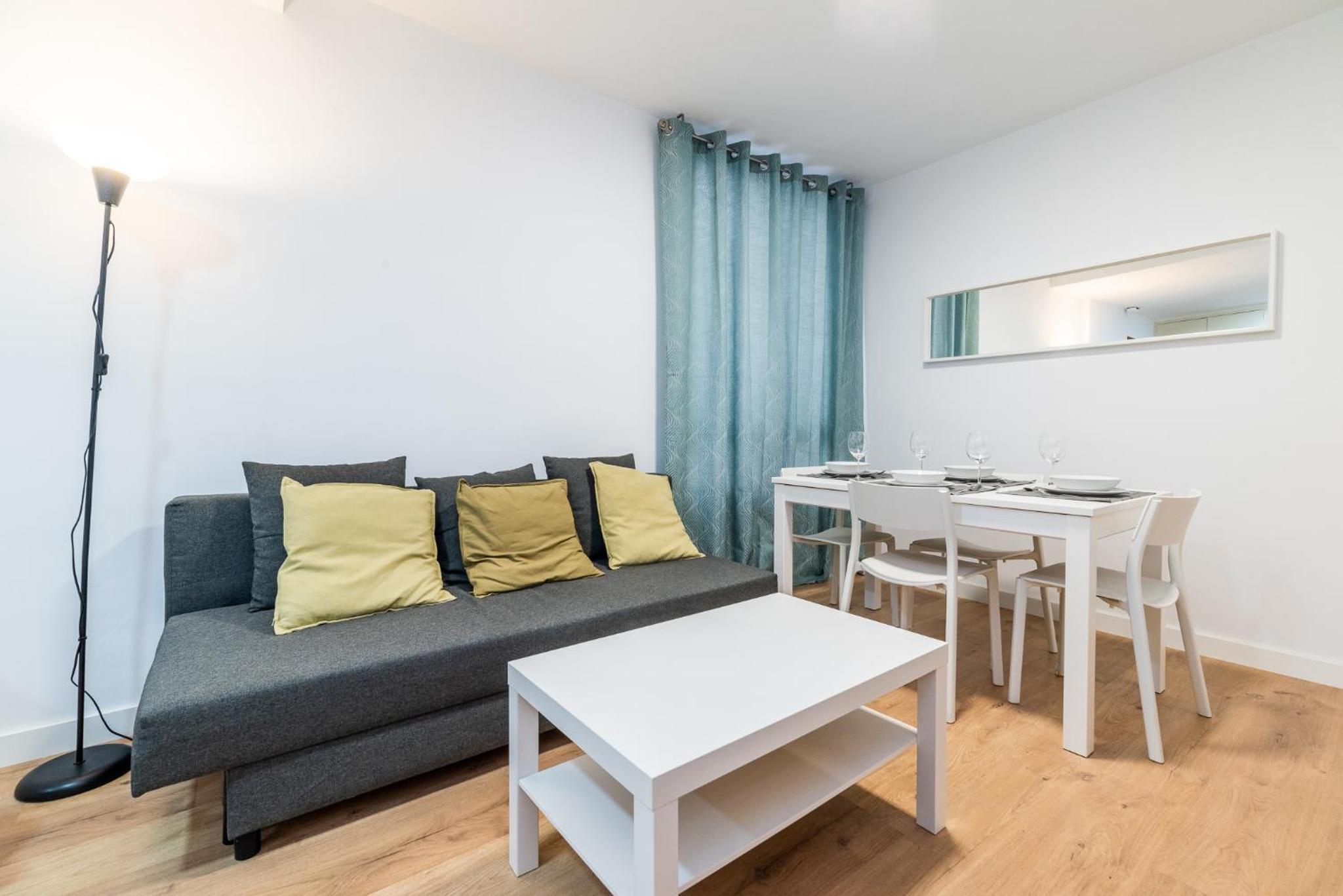 Apartamento junto a Plaza Toros y Hospitales con Parking Gratis