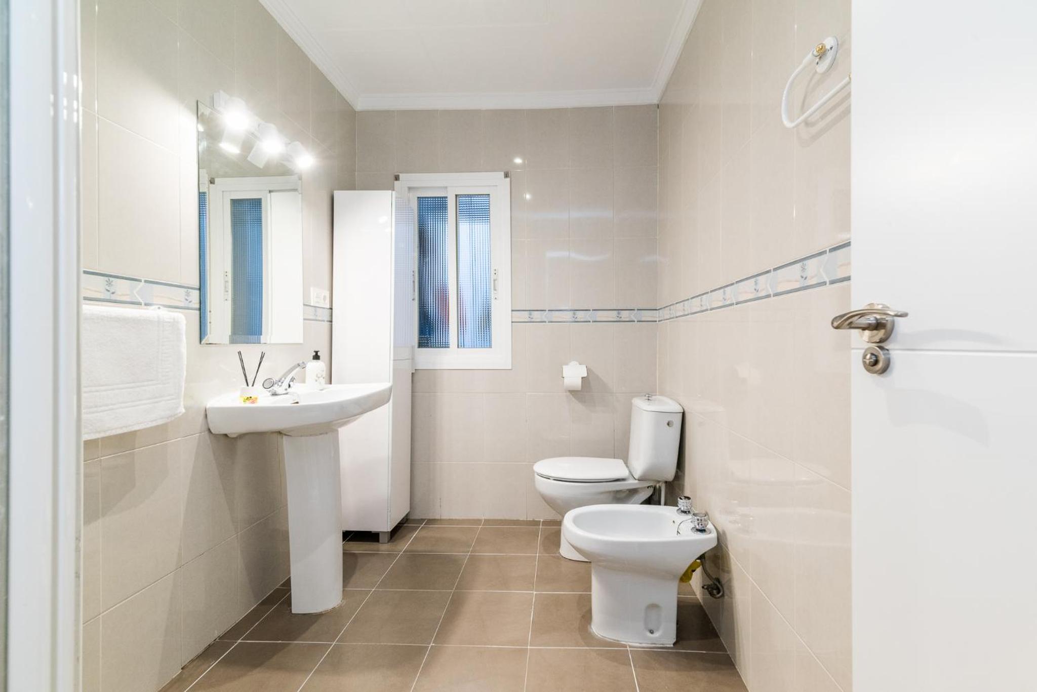 Apartamento junto a Plaza Toros y Hospitales con Parking Gratis