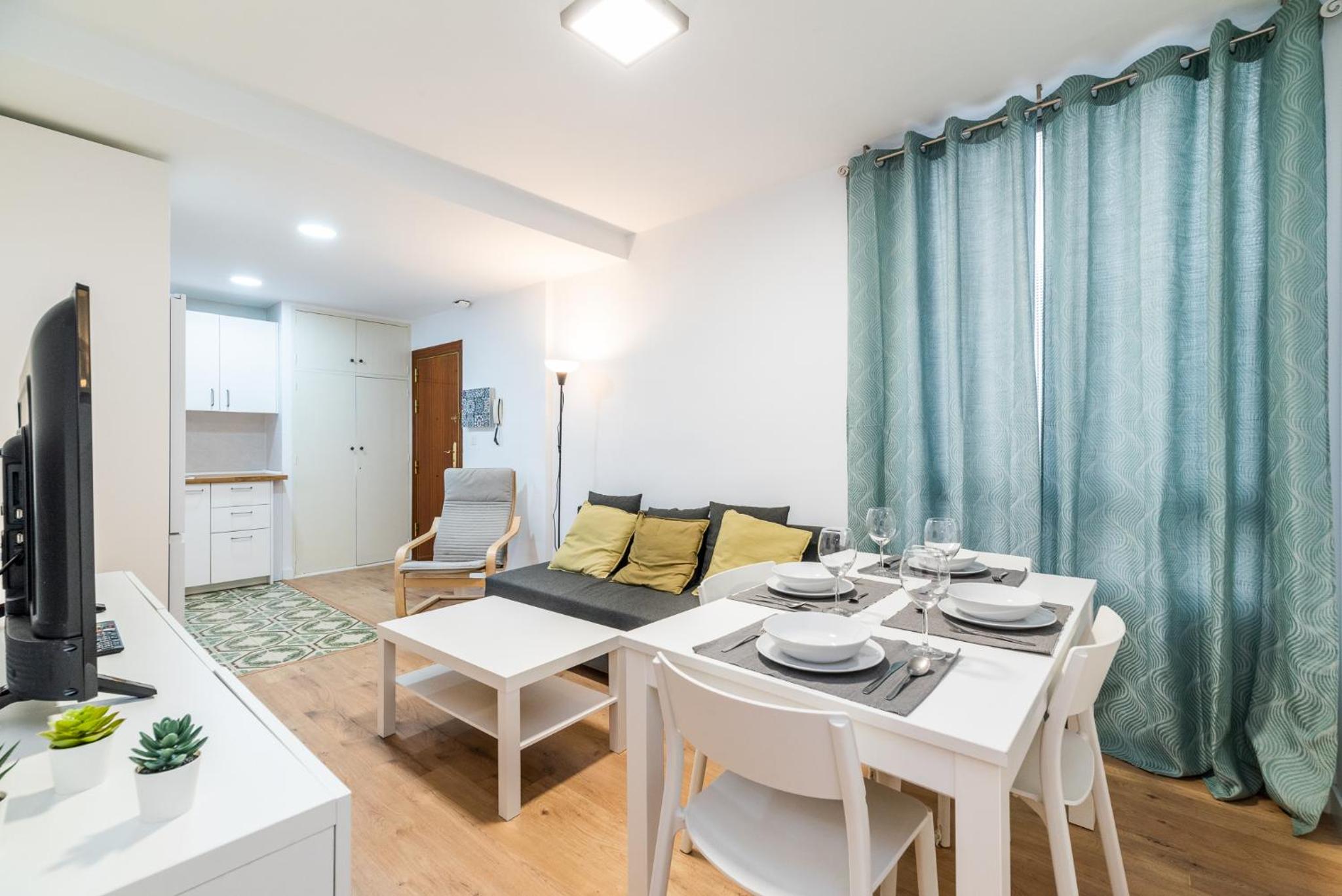 Apartamento junto a Plaza Toros y Hospitales con Parking Gratis