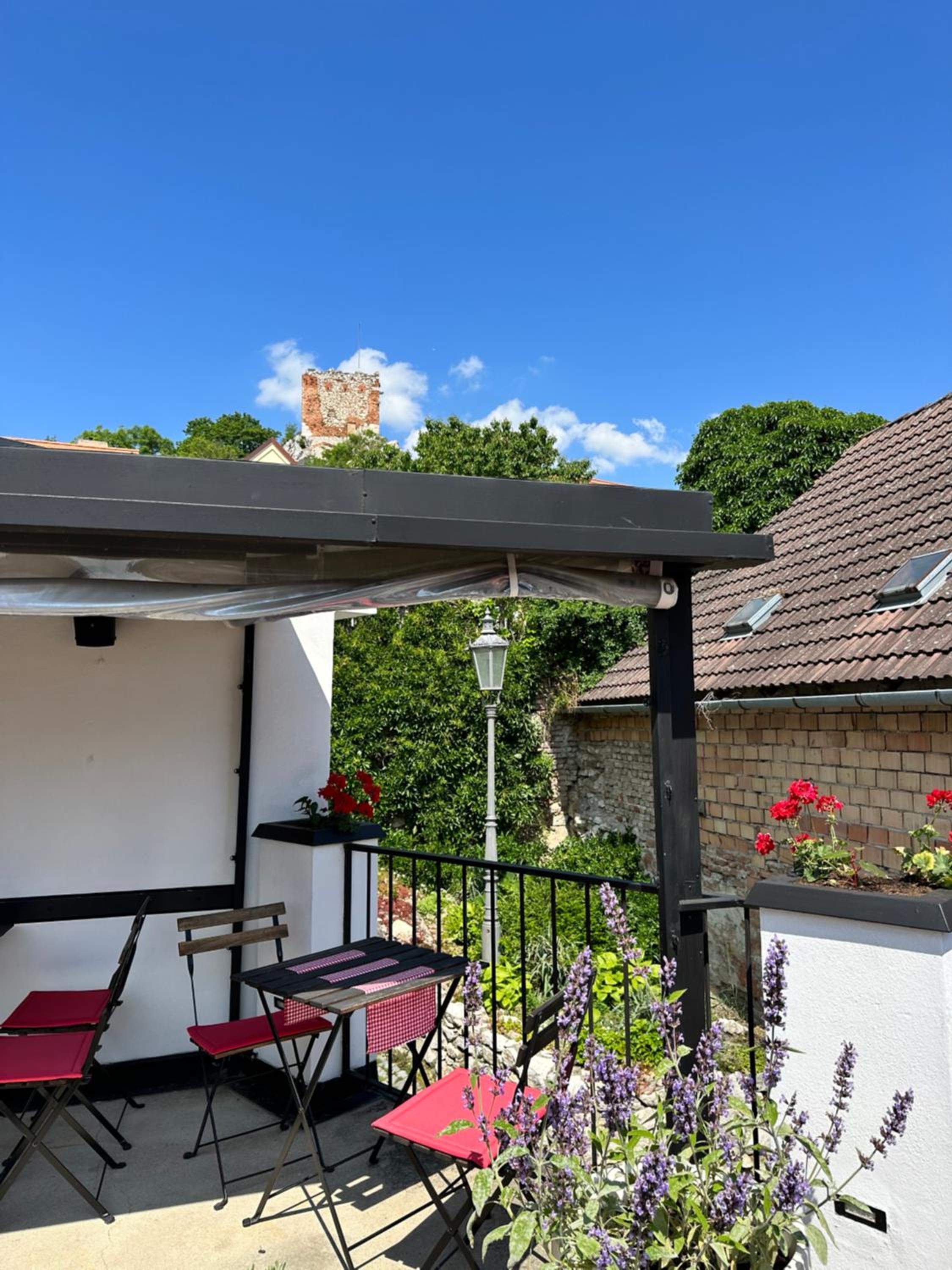 Penzion, vinný sklep a café Bárta