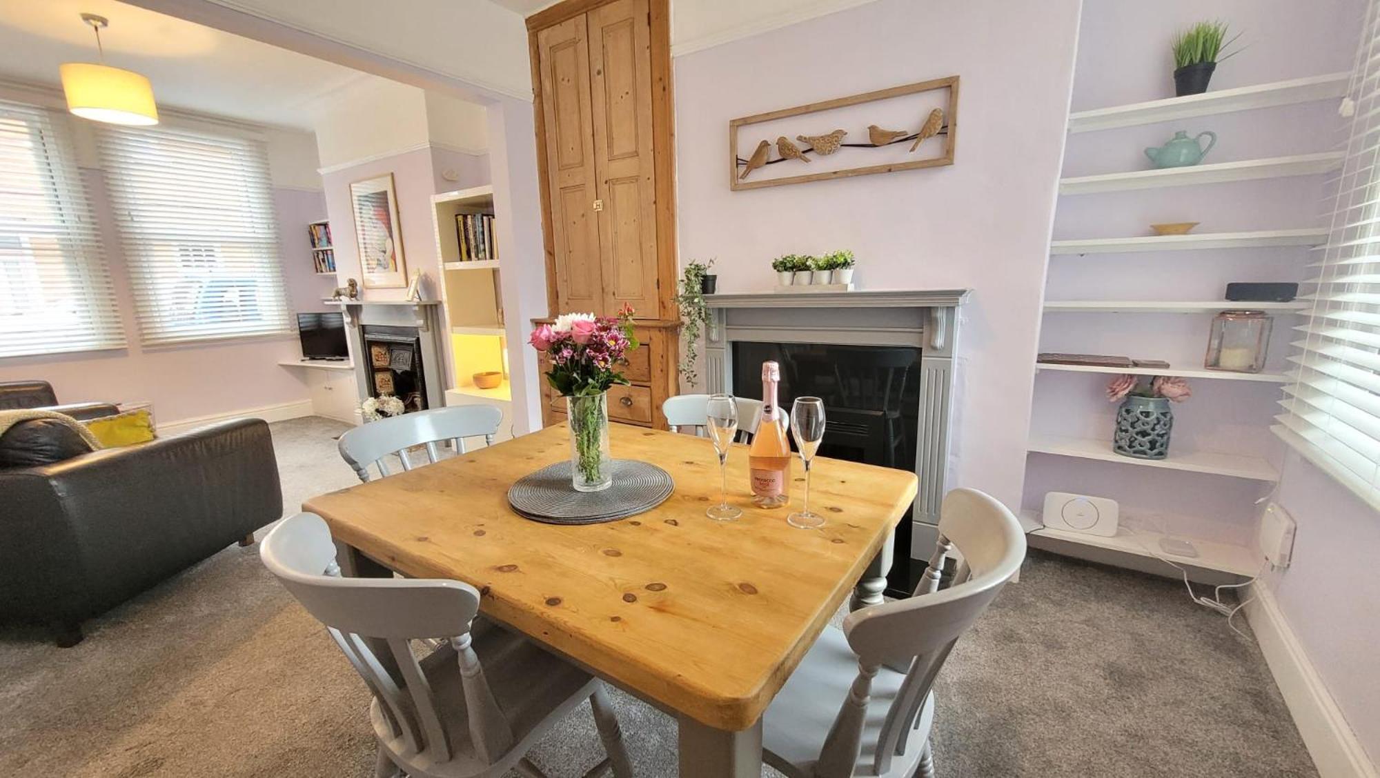 Hartoft St - 2 bed near river view 3