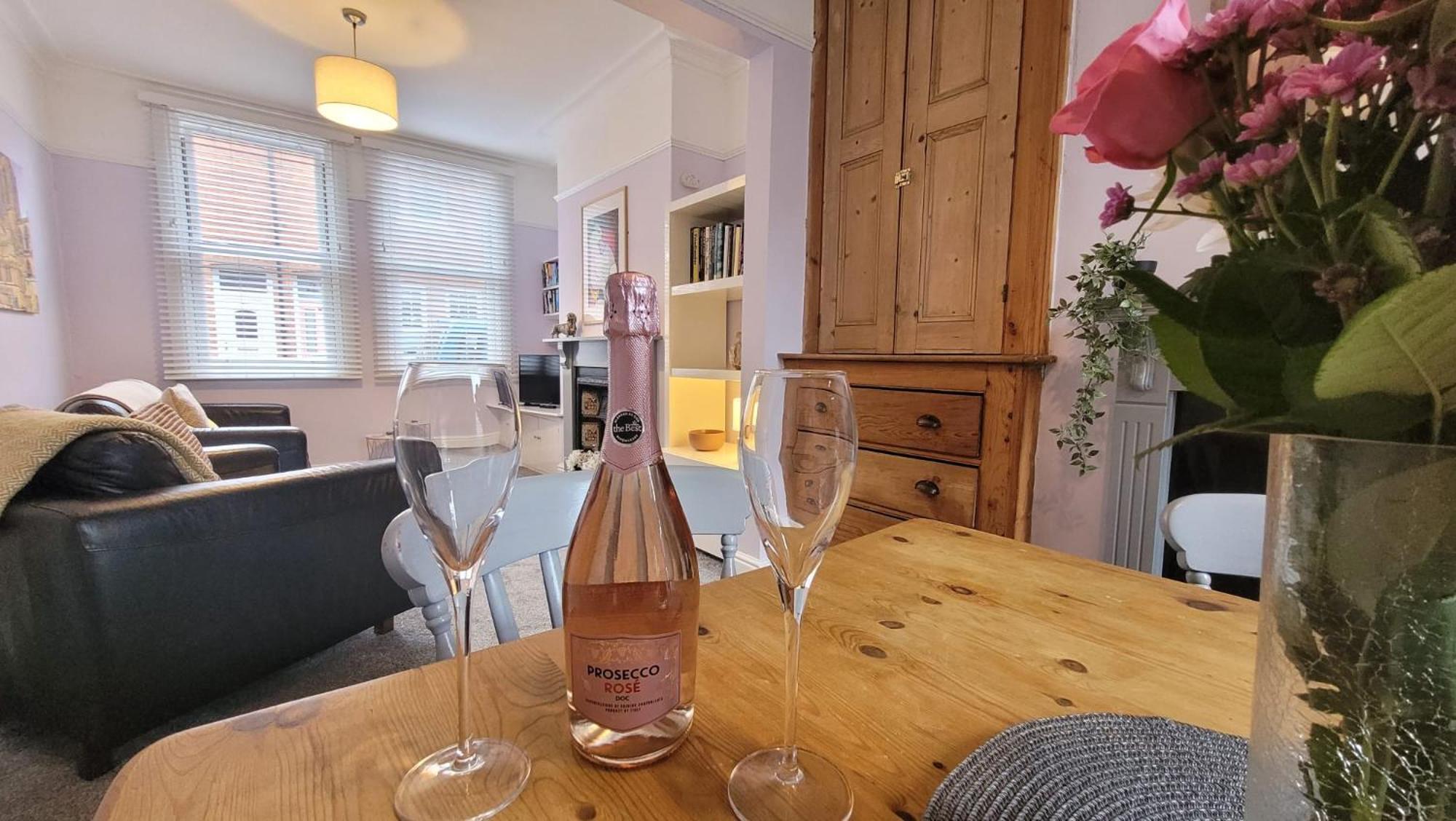 Hartoft St - 2 bed near river view 2