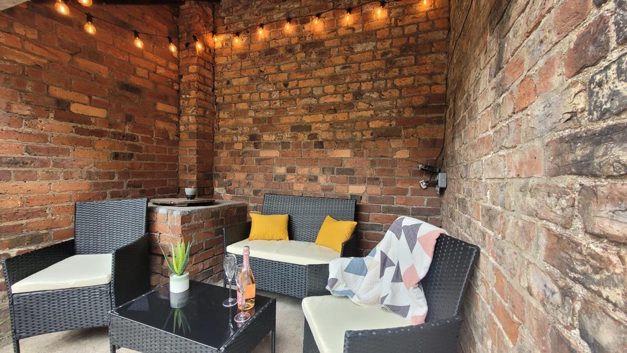 Hartoft St - 2 bed near river view 4