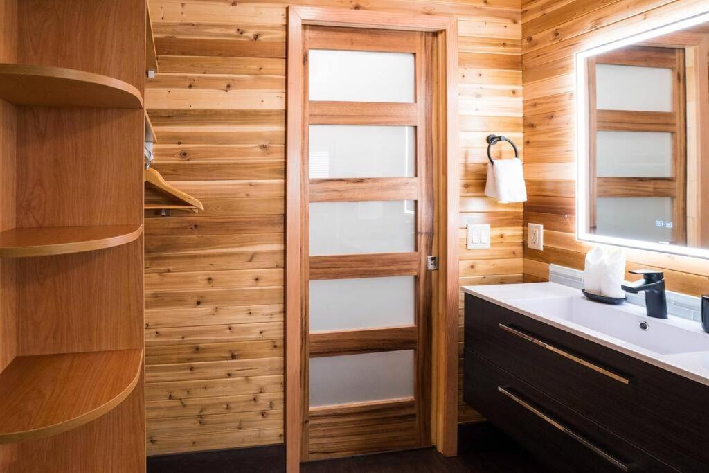 Sunrise Valley Suite