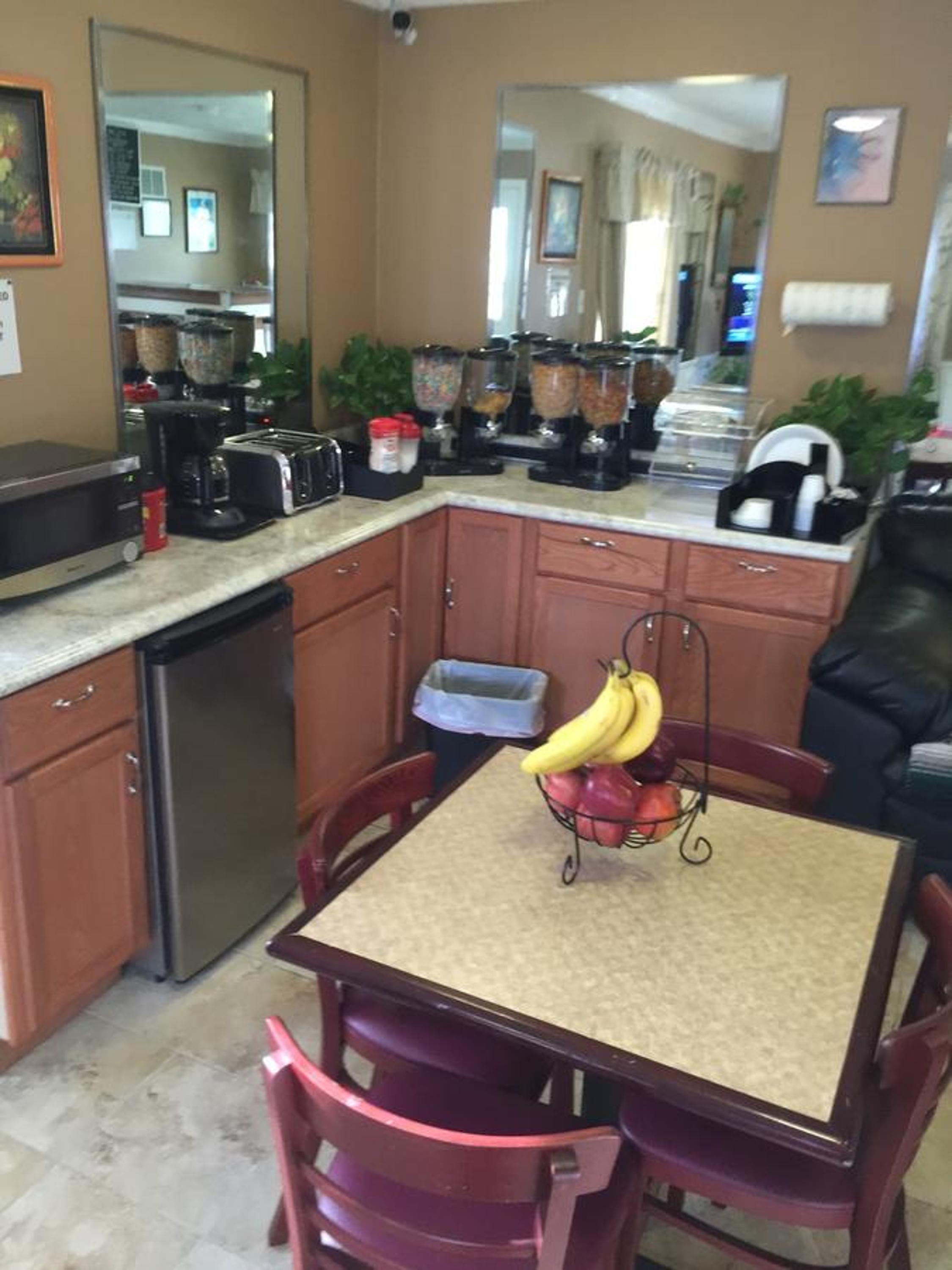 Woodridge Motel