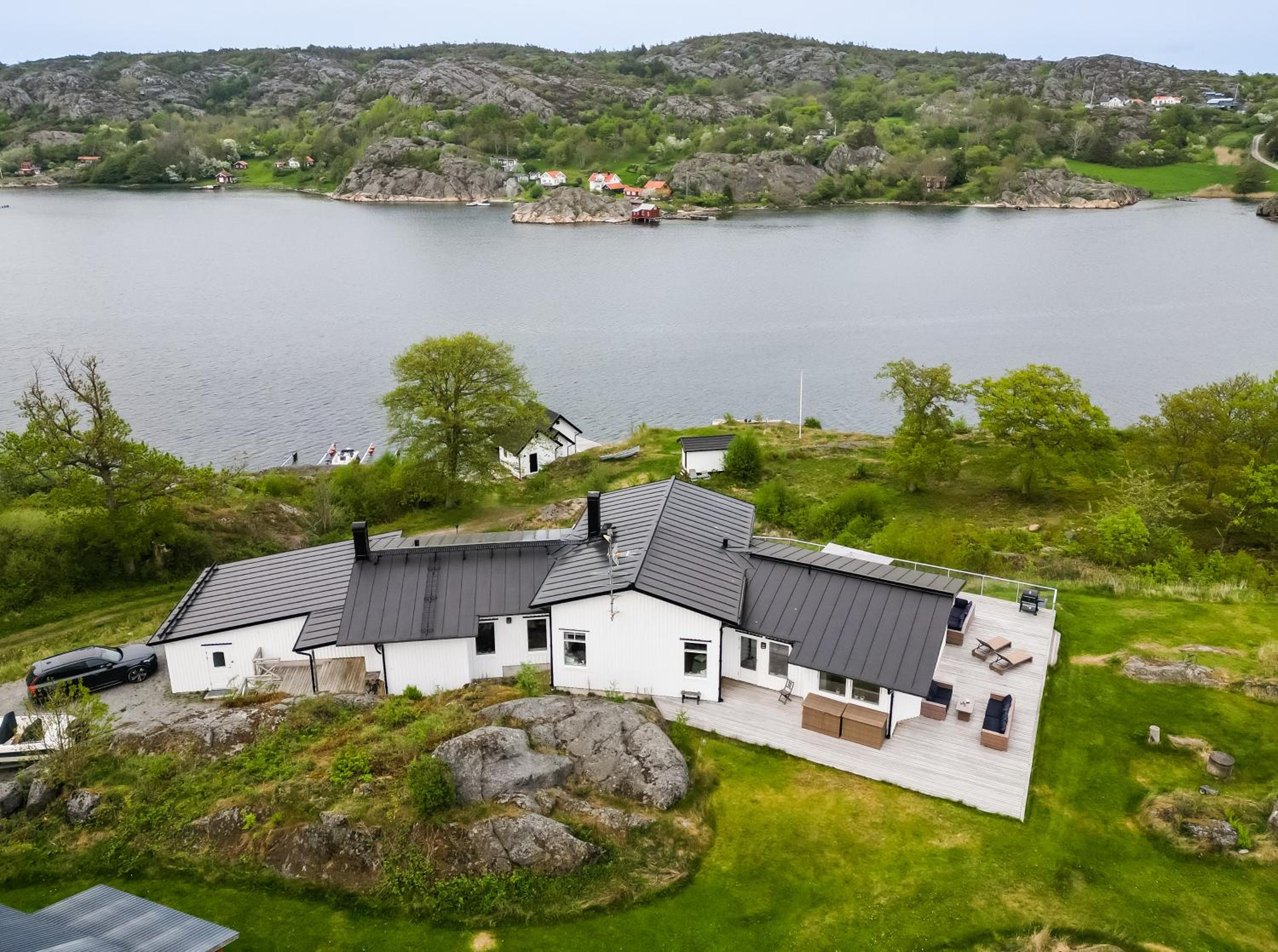 Exclusive house with private boathouse view 5