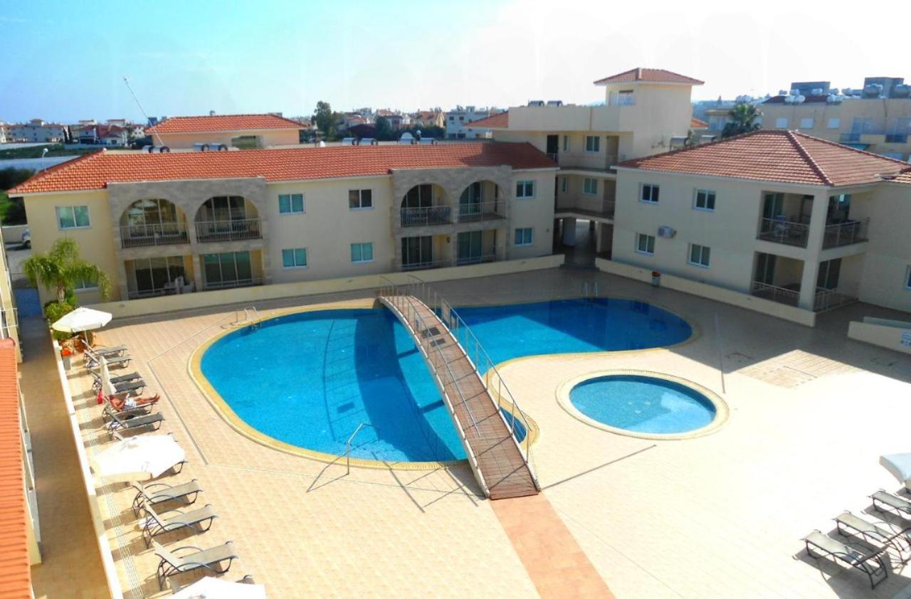 Cozy ground floor appartment with communal pool