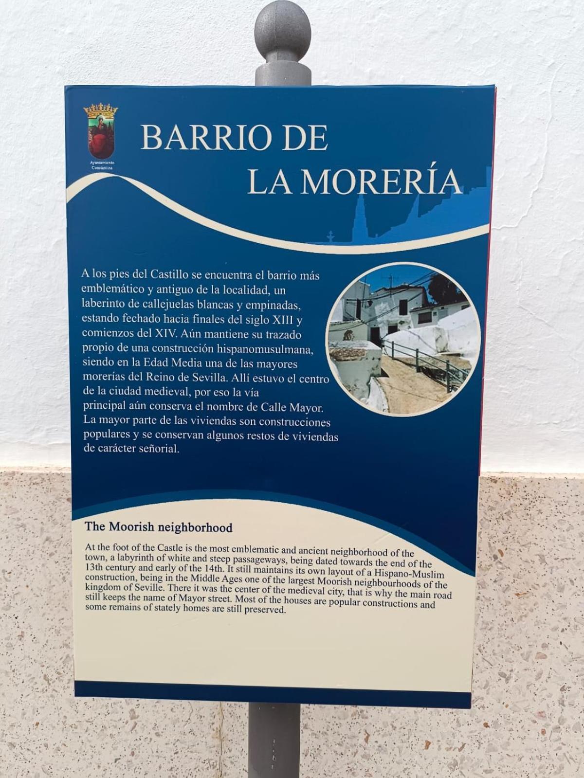 Balcón de la Moreria con leña