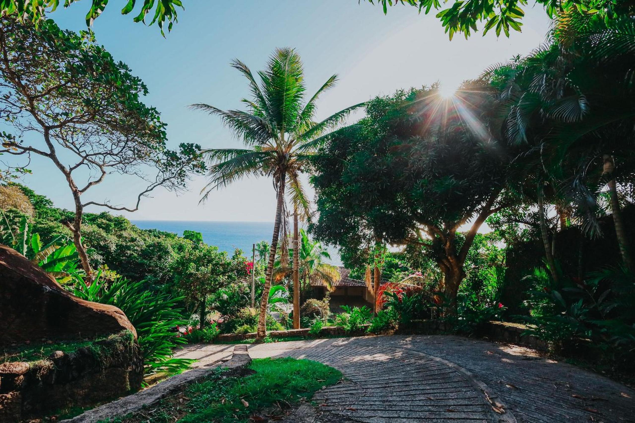 60m² | 2 suites | Seafront | Gated community