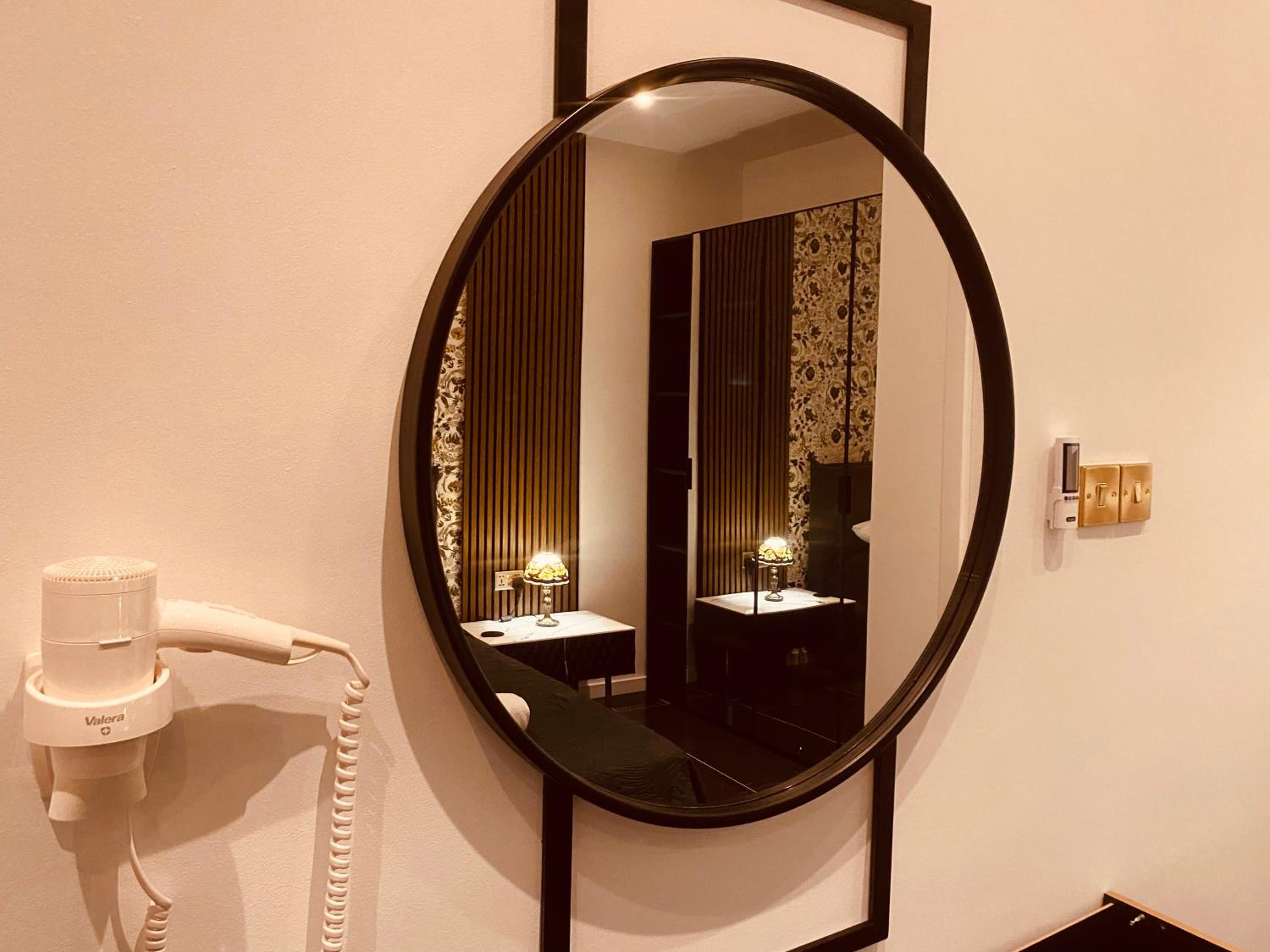 Azure Gold Apartment