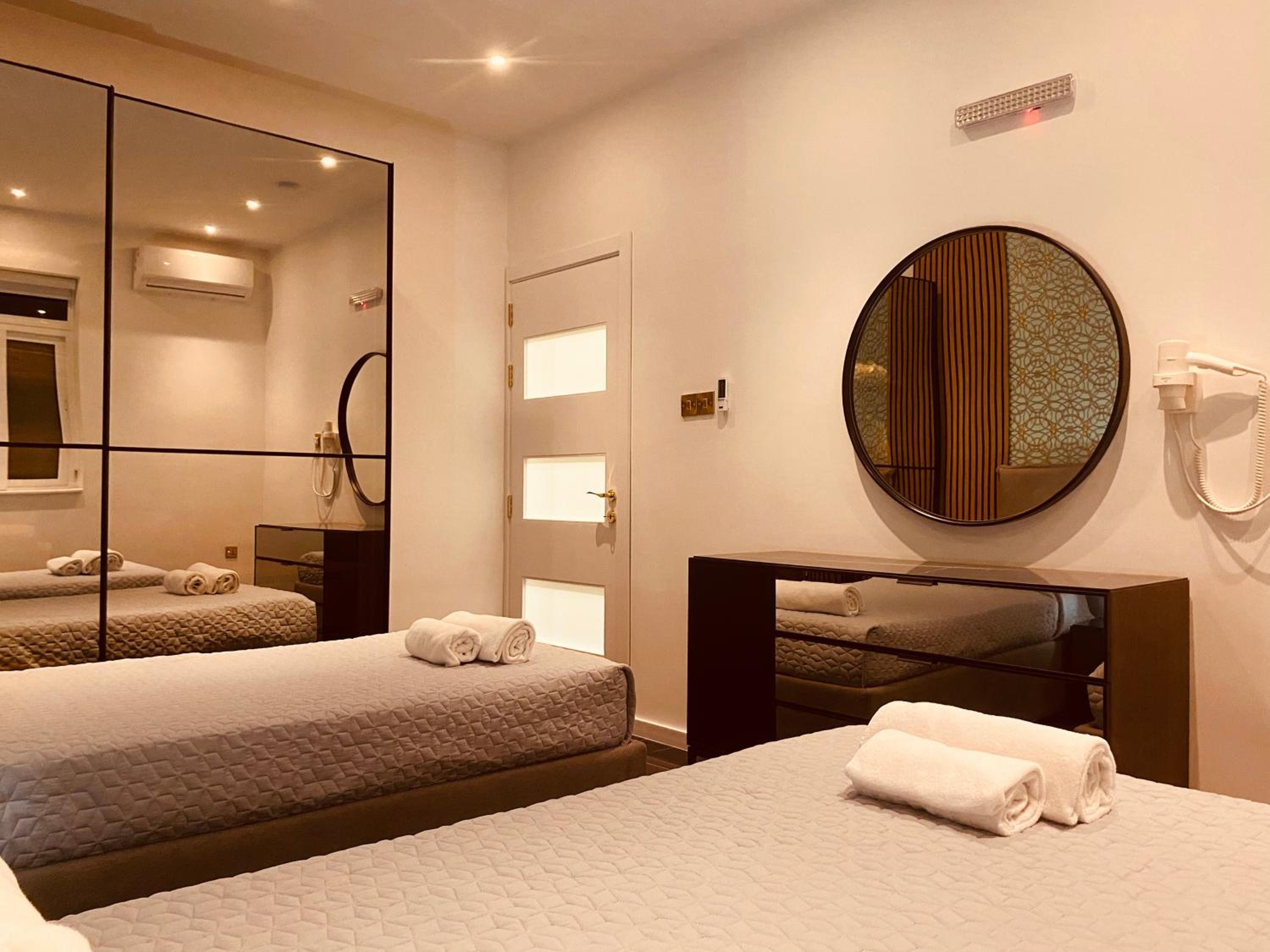 Azure Gold Apartment