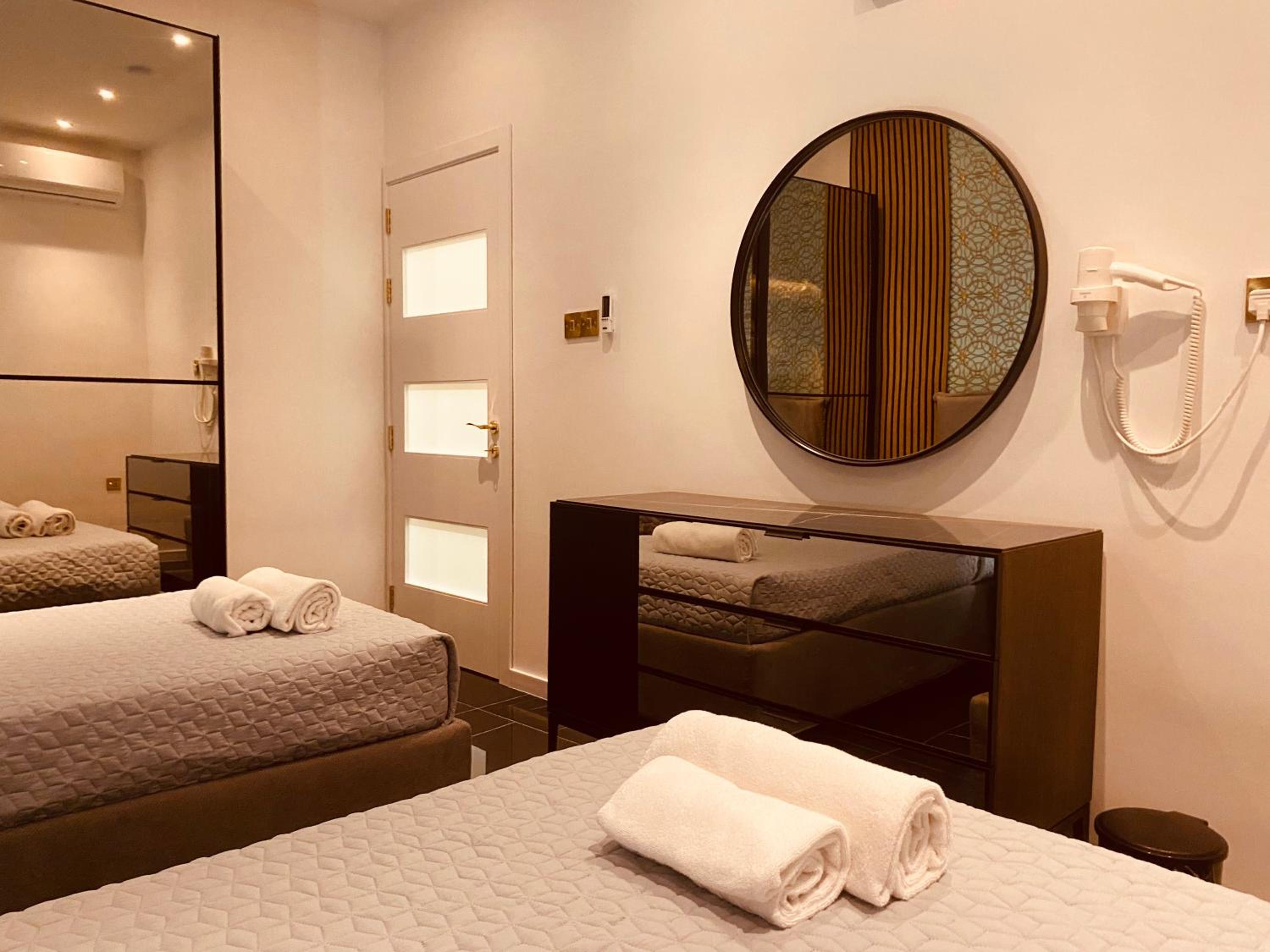 Azure Gold Apartment
