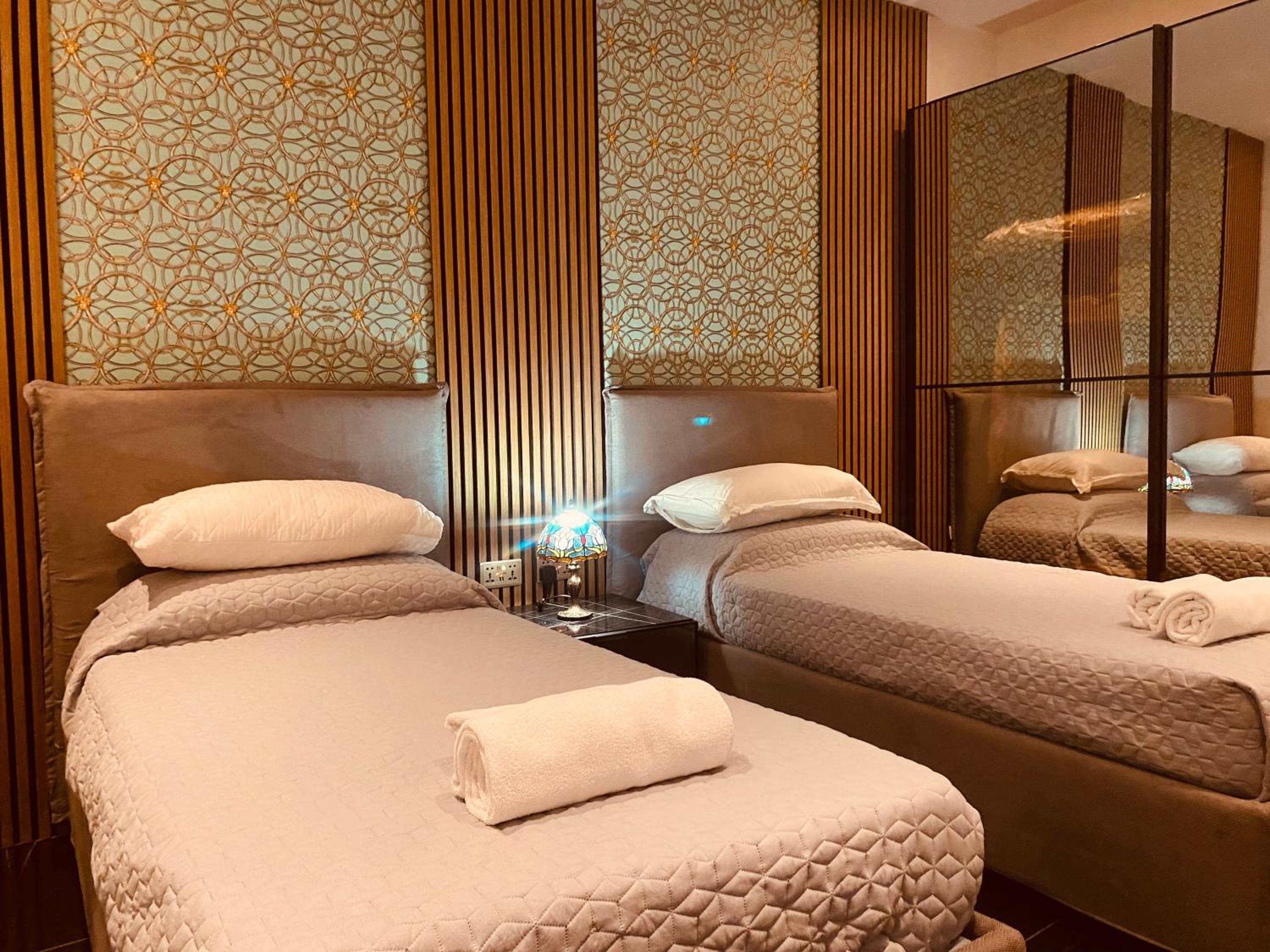 Azure Gold Apartment