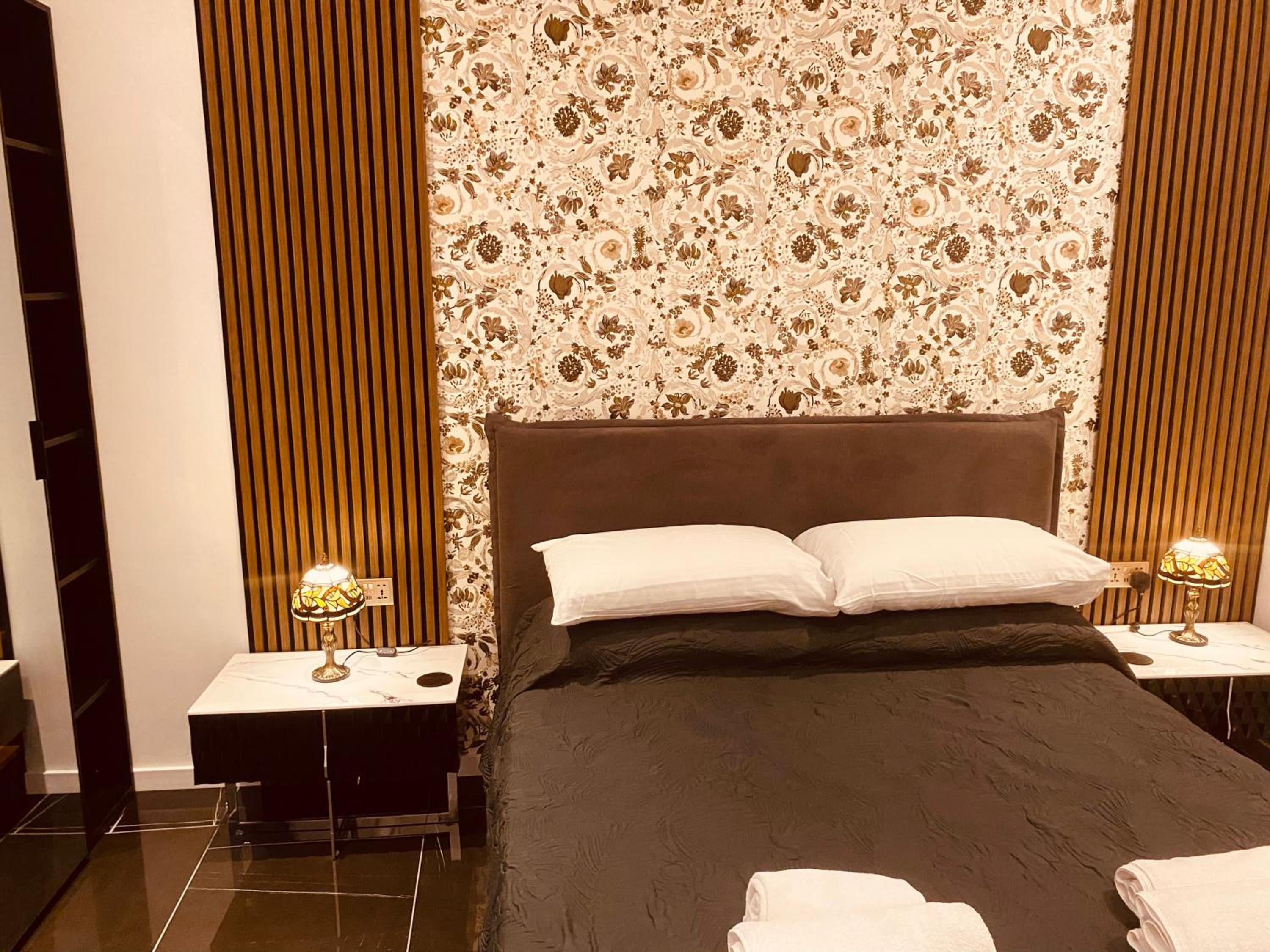 Azure Gold Apartment
