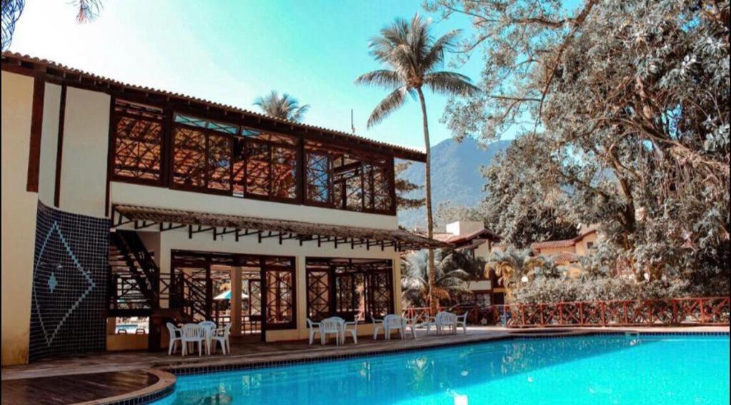 Casa H11 em condomínio fechado frente a praia Maresias