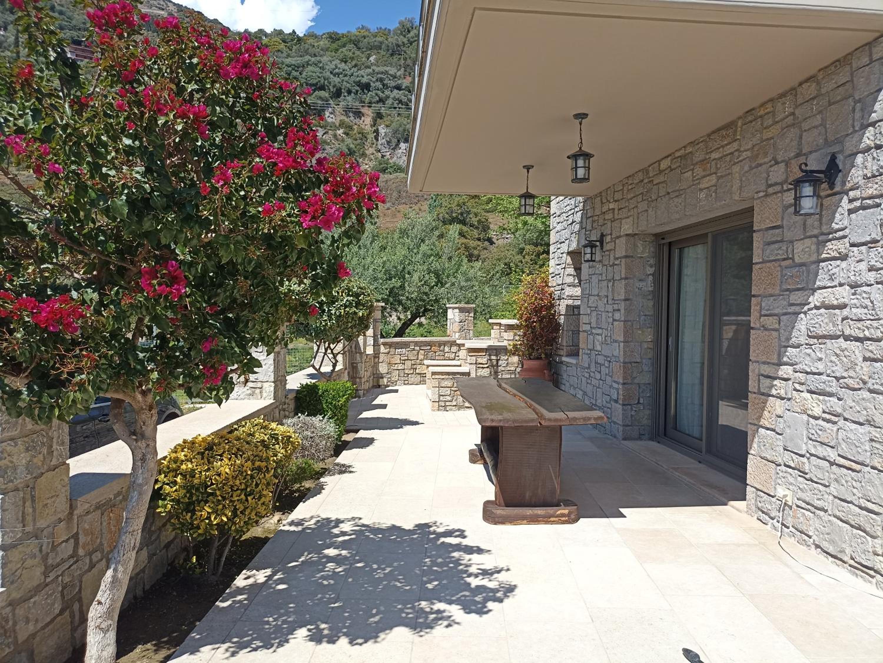 Seaside retreat house