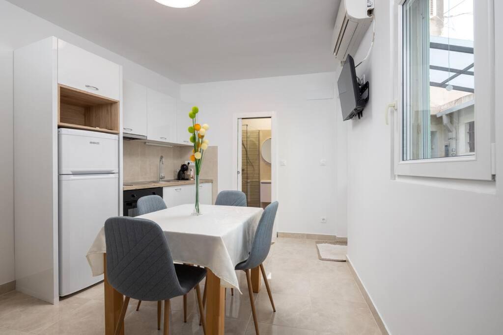 Lovely Central Apartment Ivana With Terrace view 4