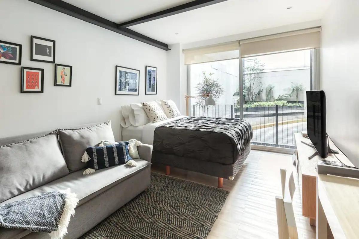 Uppermost 3BR, Gym, Roofgarden. Socrates view 4