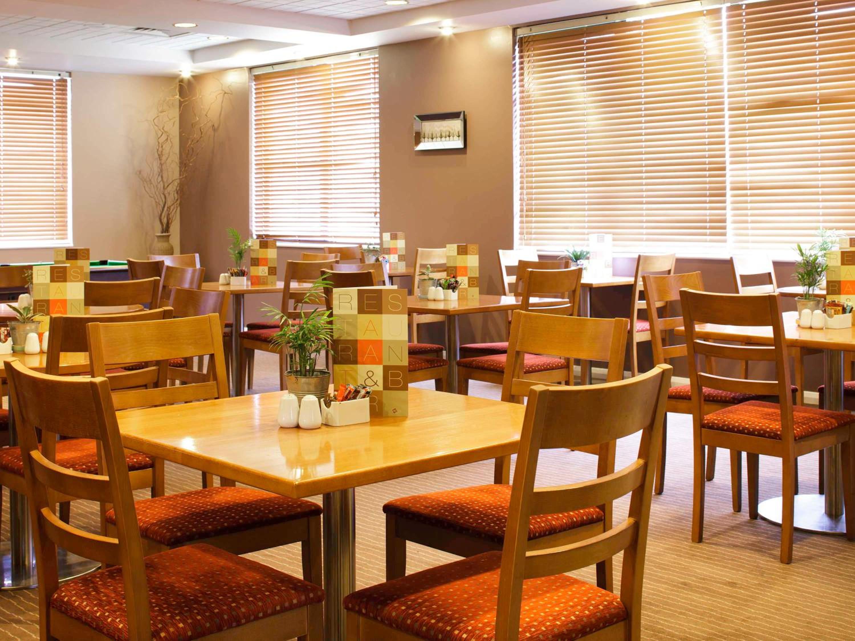 Chesterfield Vacations - ibis Chesterfield Centre - Market Town - Property Image 8