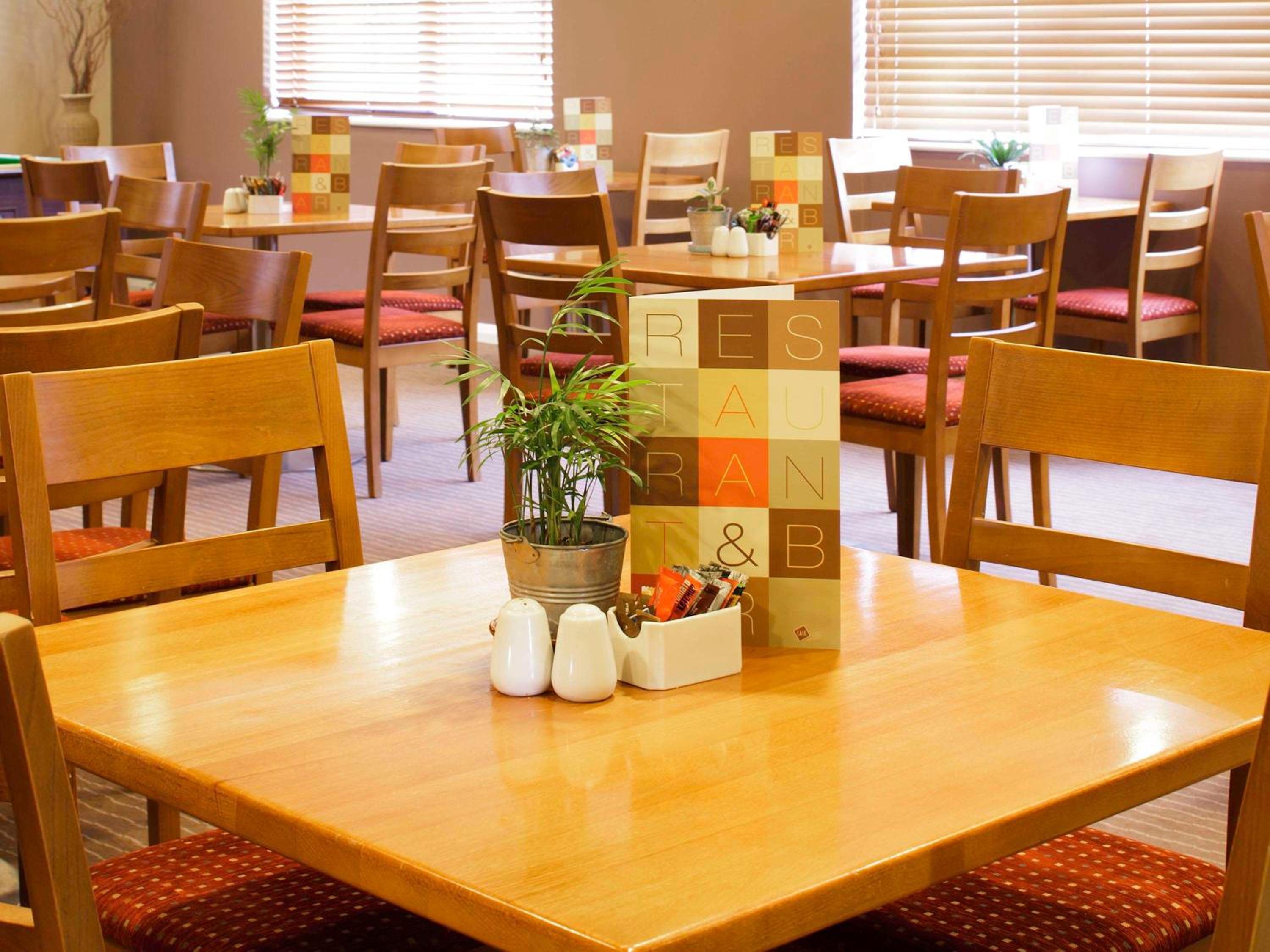 Chesterfield Vacations - ibis Chesterfield Centre - Market Town - Property Image 9