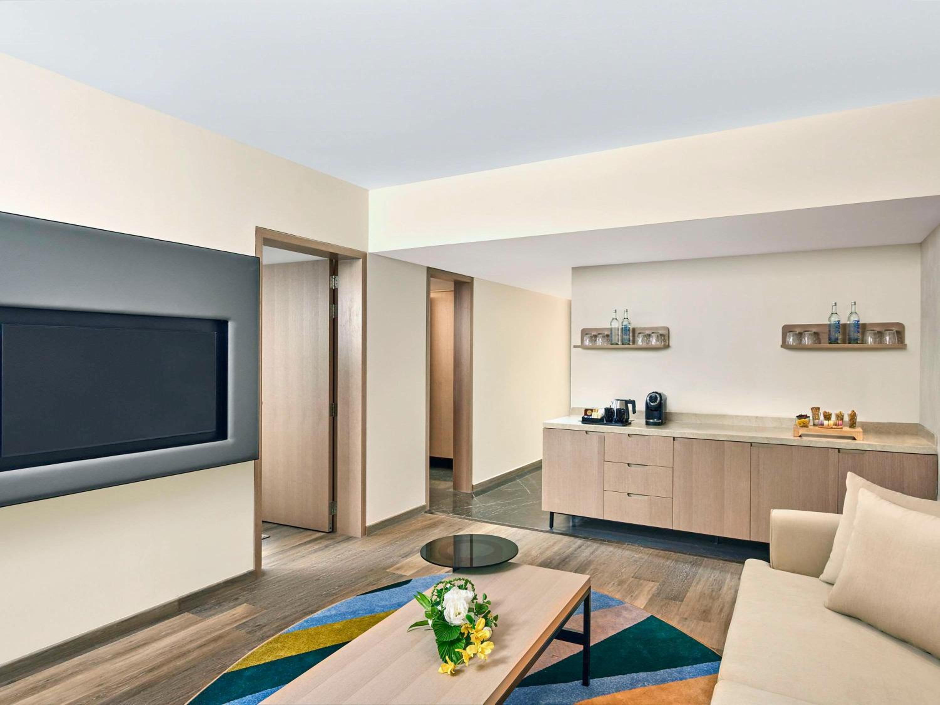 Novotel Mumbai International Airport 5