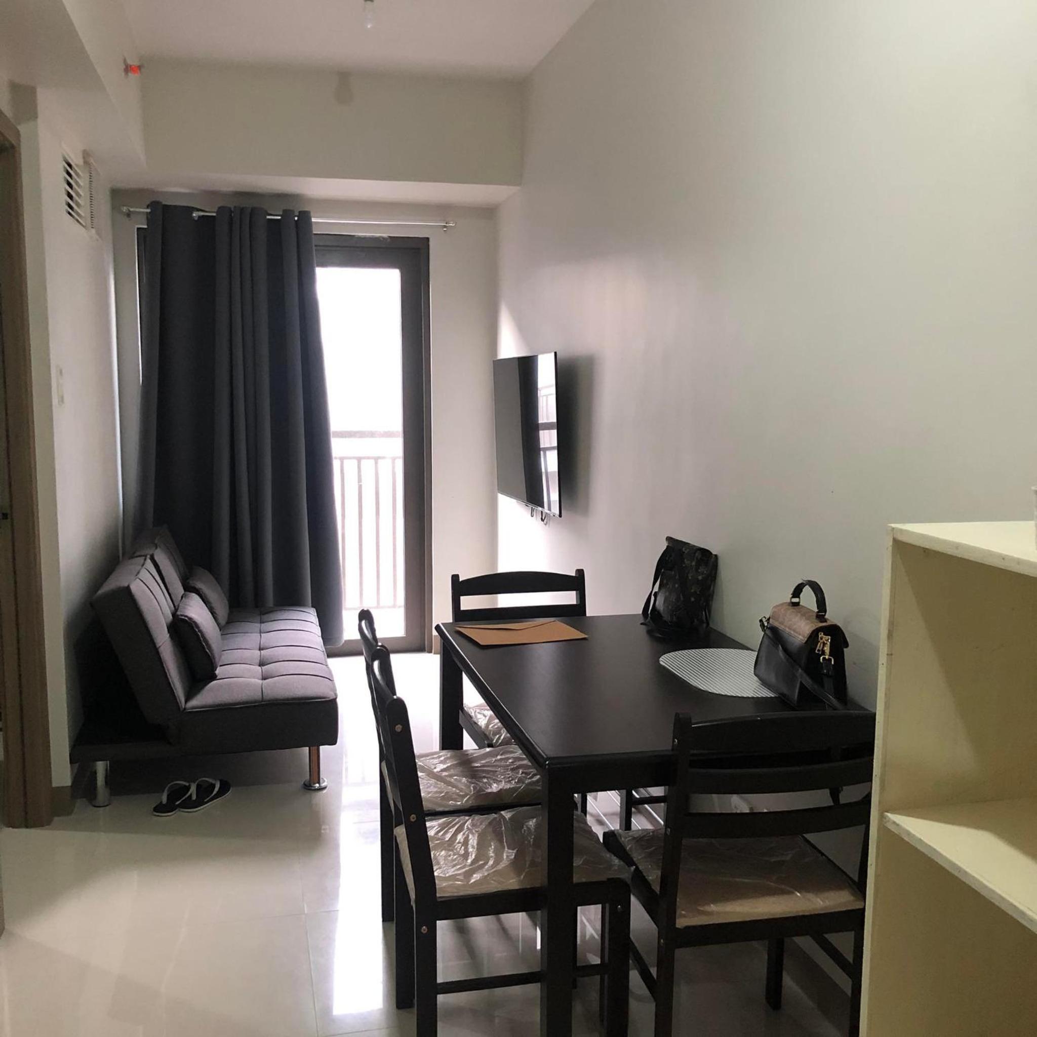Cozy 1 Bedroom with balcony facing pool near MOA,IKEA near