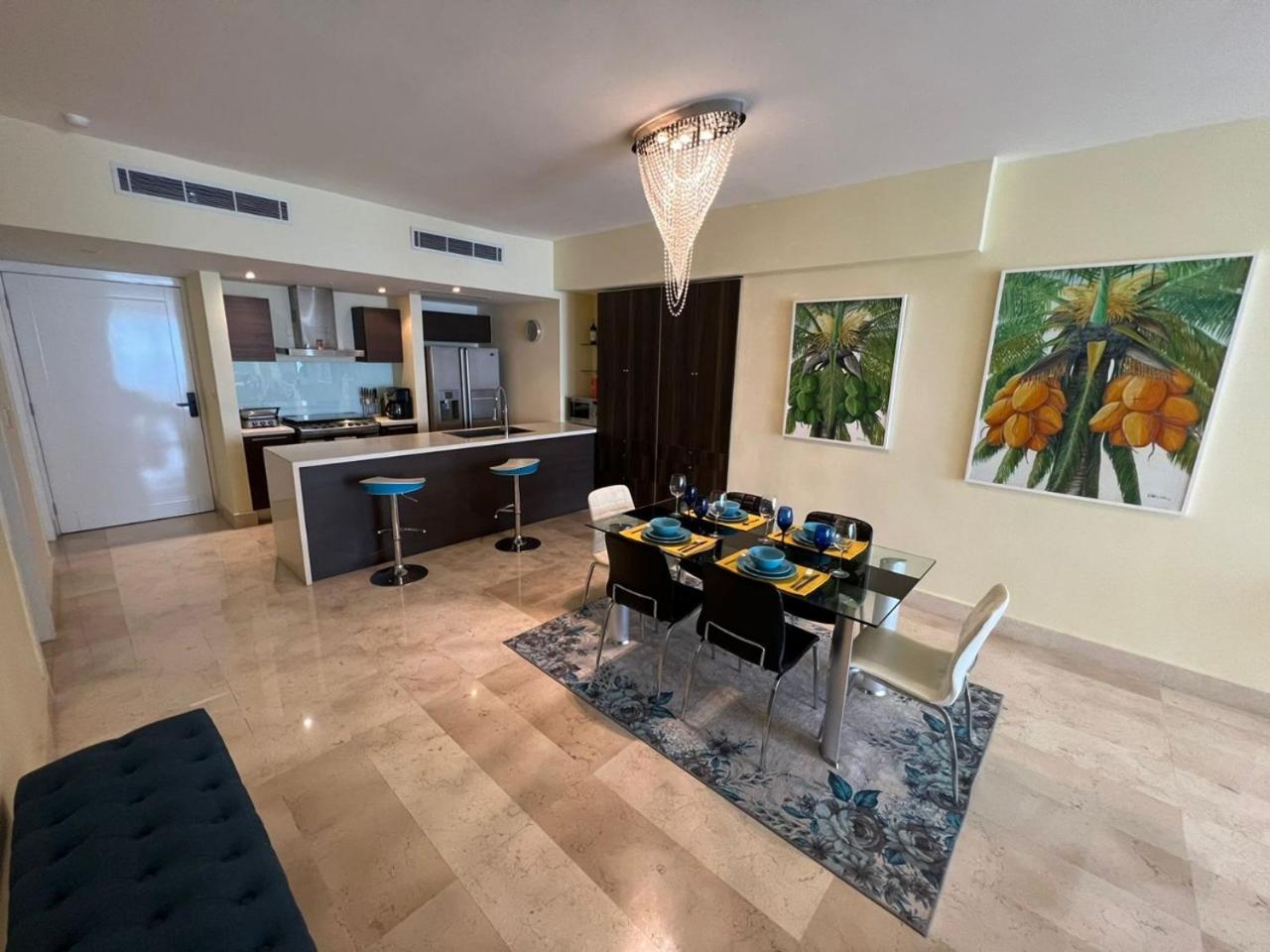 Hermoso y cómodo apartamento con vista al mar