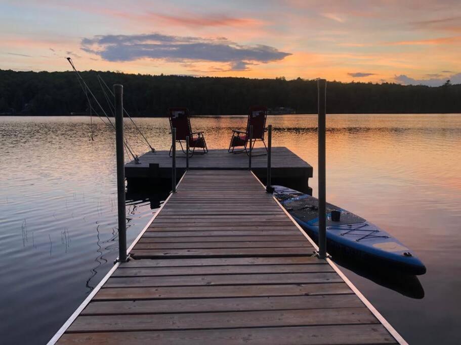 Dawson Loop Inn 3BR Lakefront Chalet Style Cottage