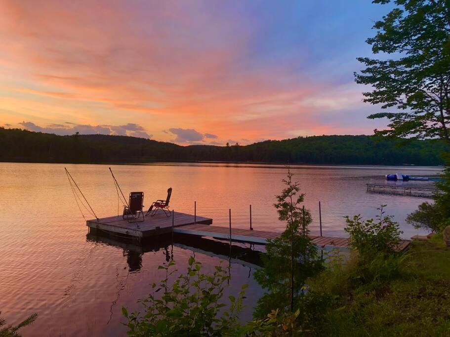 Dawson Loop Inn 3BR Lakefront Chalet Style Cottage