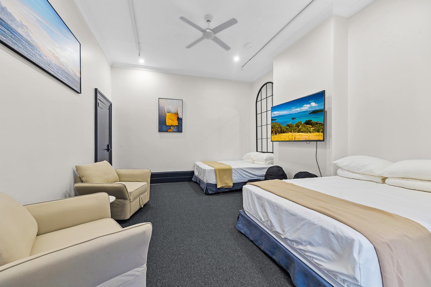 London Plane Backpackers