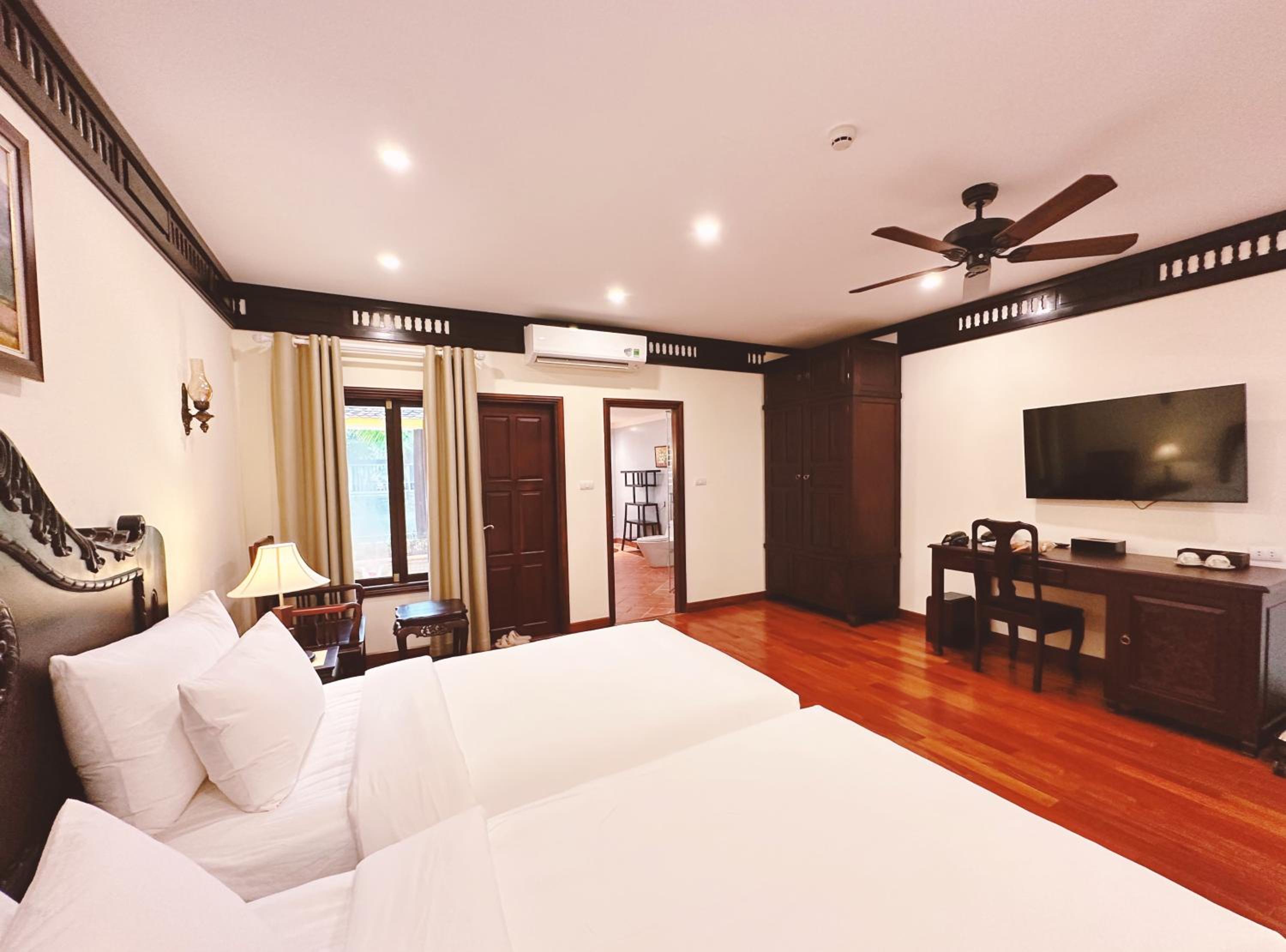 Emeralda Resort Tam Cốc