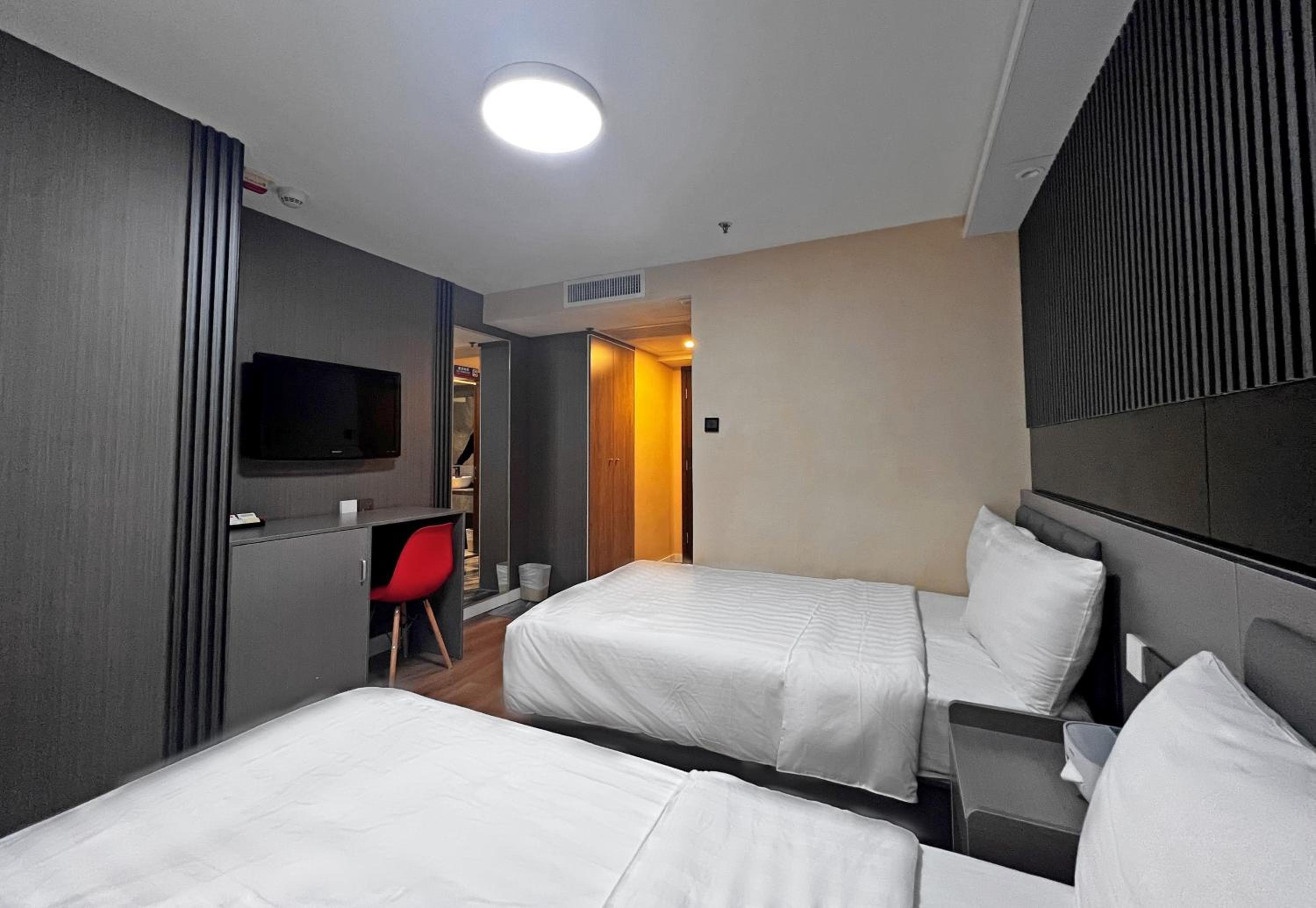 Hennessy Hotel