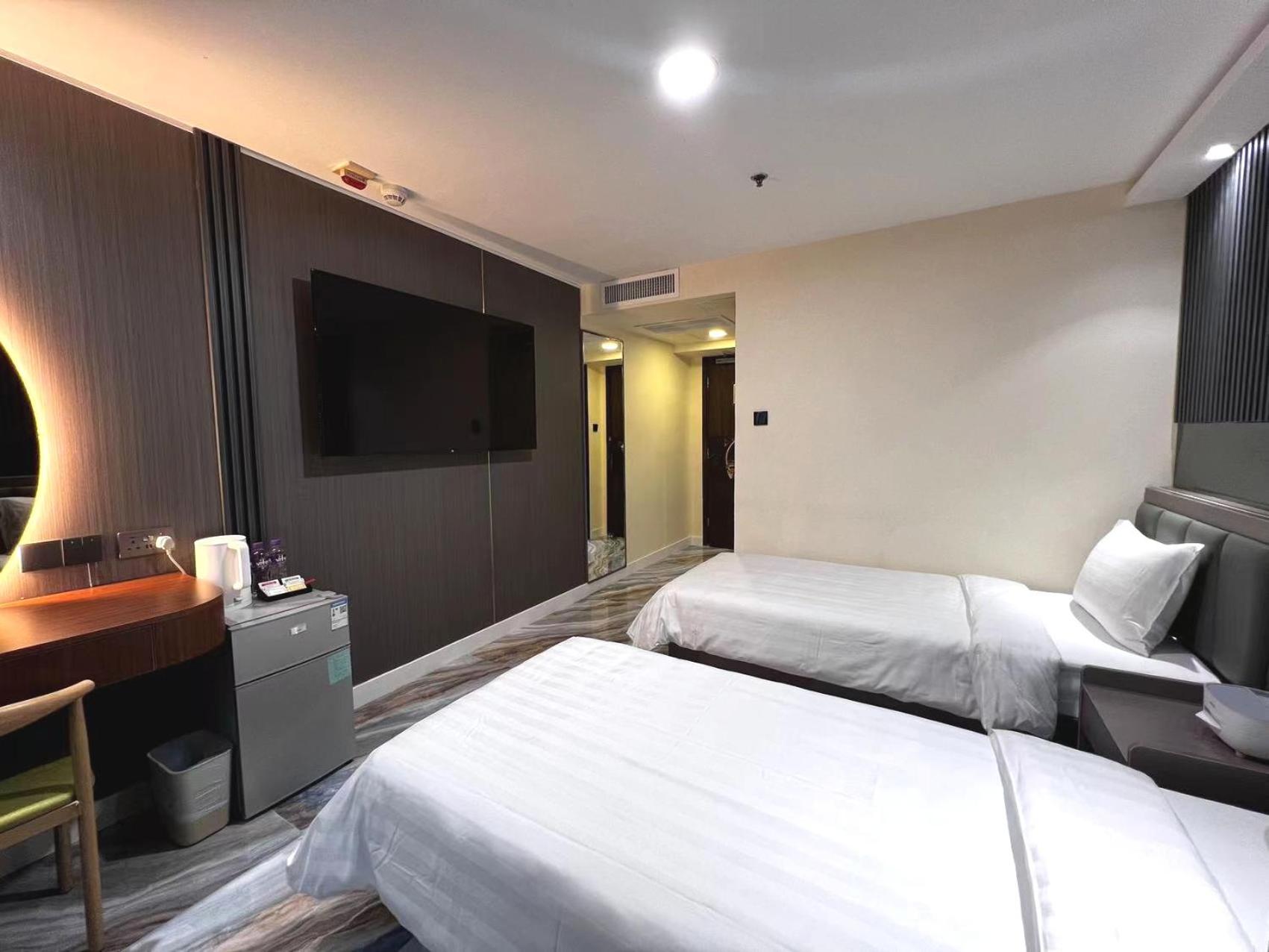 Hennessy Hotel
