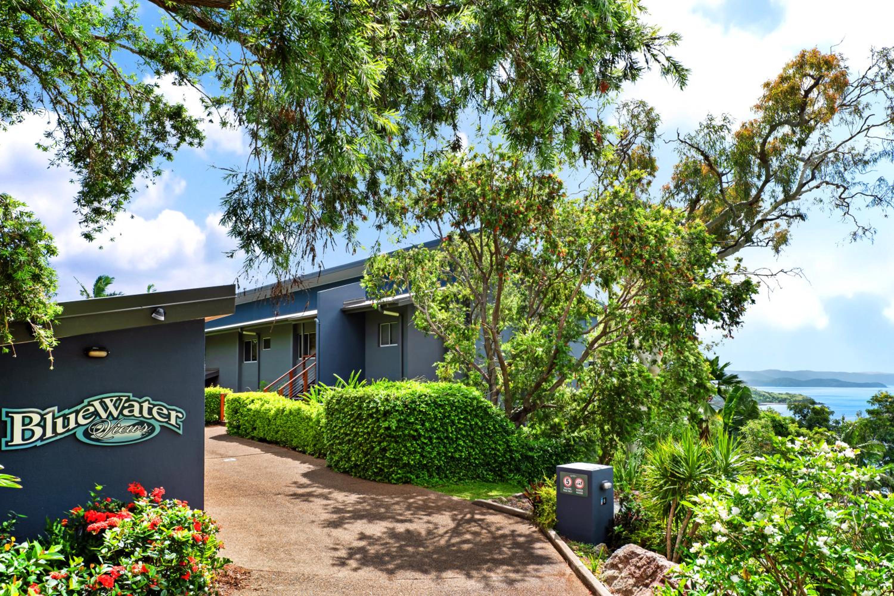 Hotel Blue Water Views 16 - 3 Bedroom Penthouse with Ocean Views - Image 1