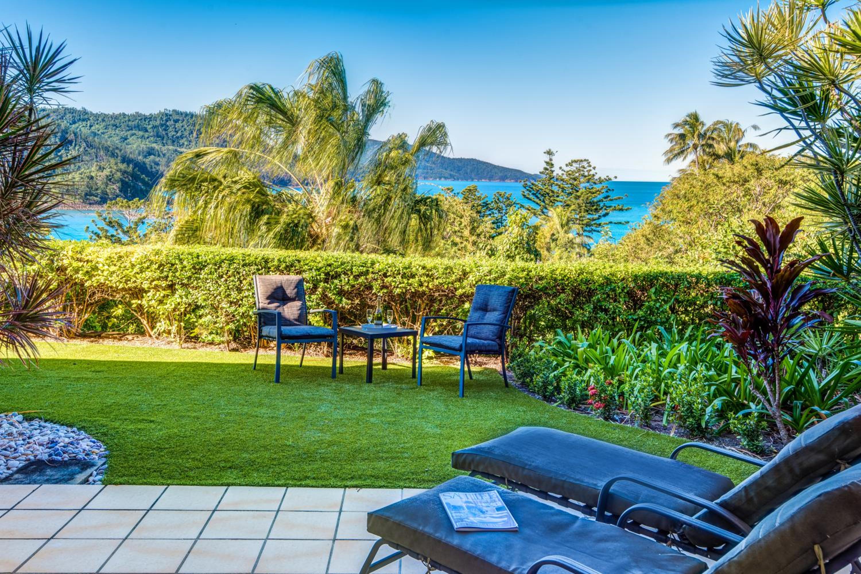 La Bella Waters 5 Oceanview Private Garden BBQ Buggy