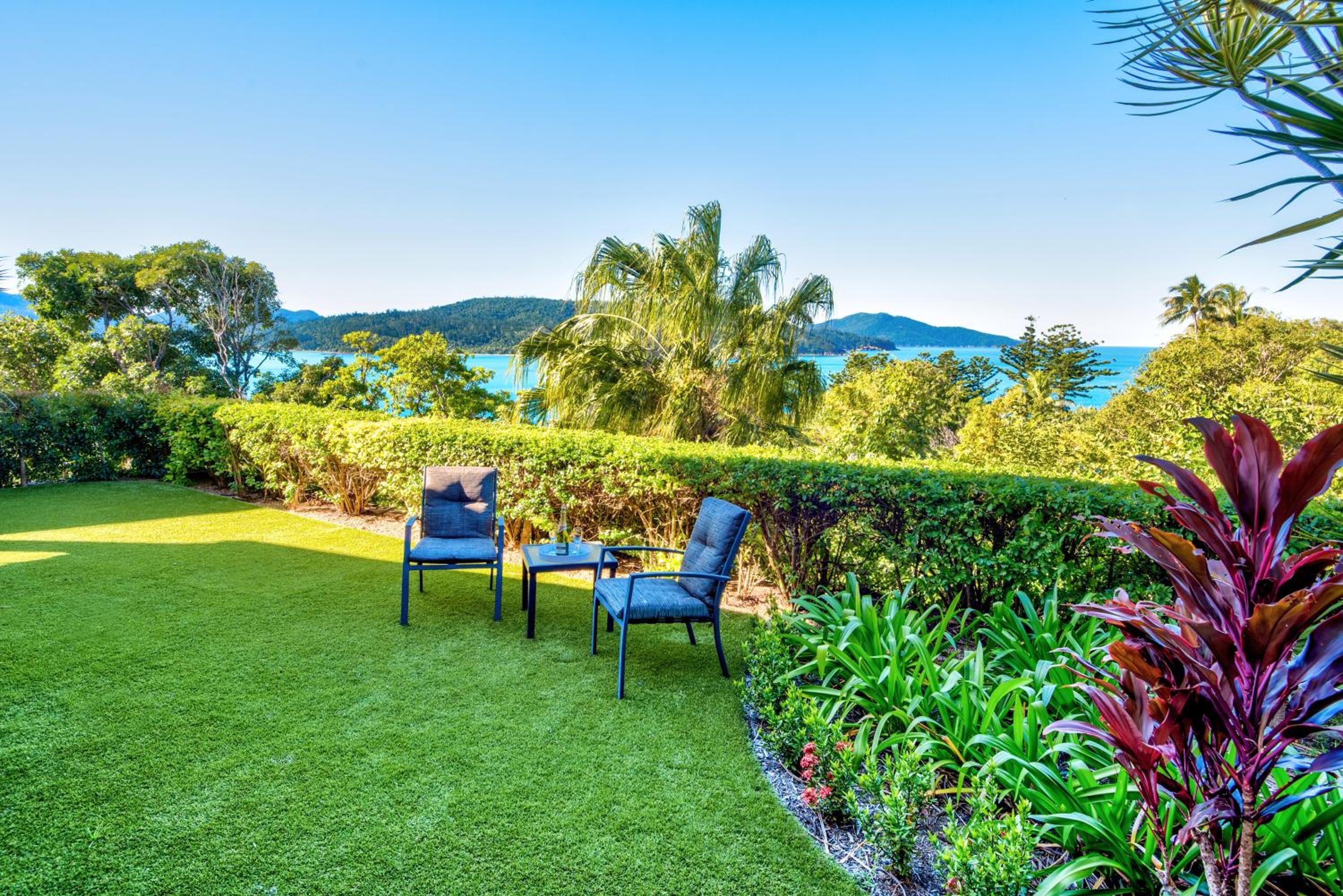 La Bella Waters 5 Oceanview Private Garden BBQ Buggy