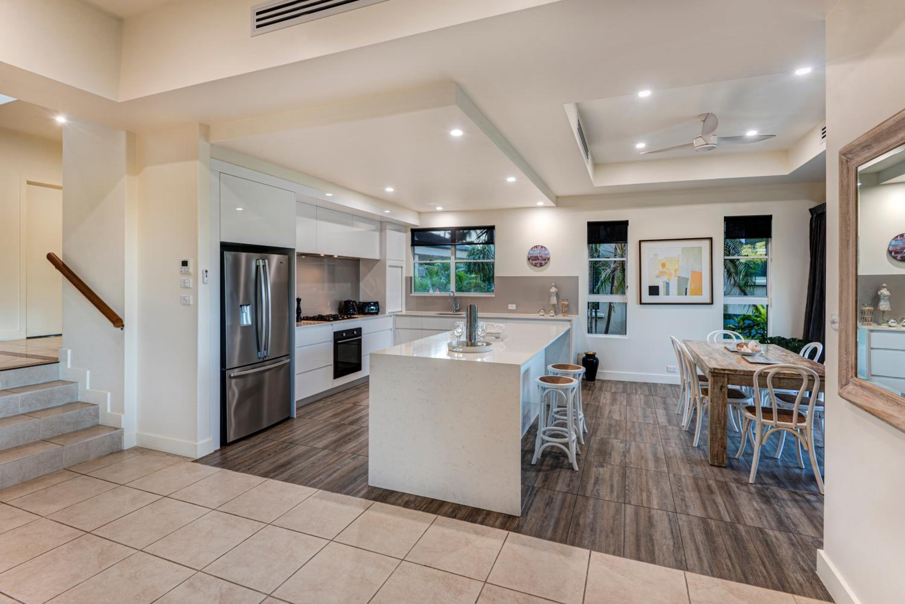 La Bella Waters 5 Oceanview Private Garden BBQ Buggy