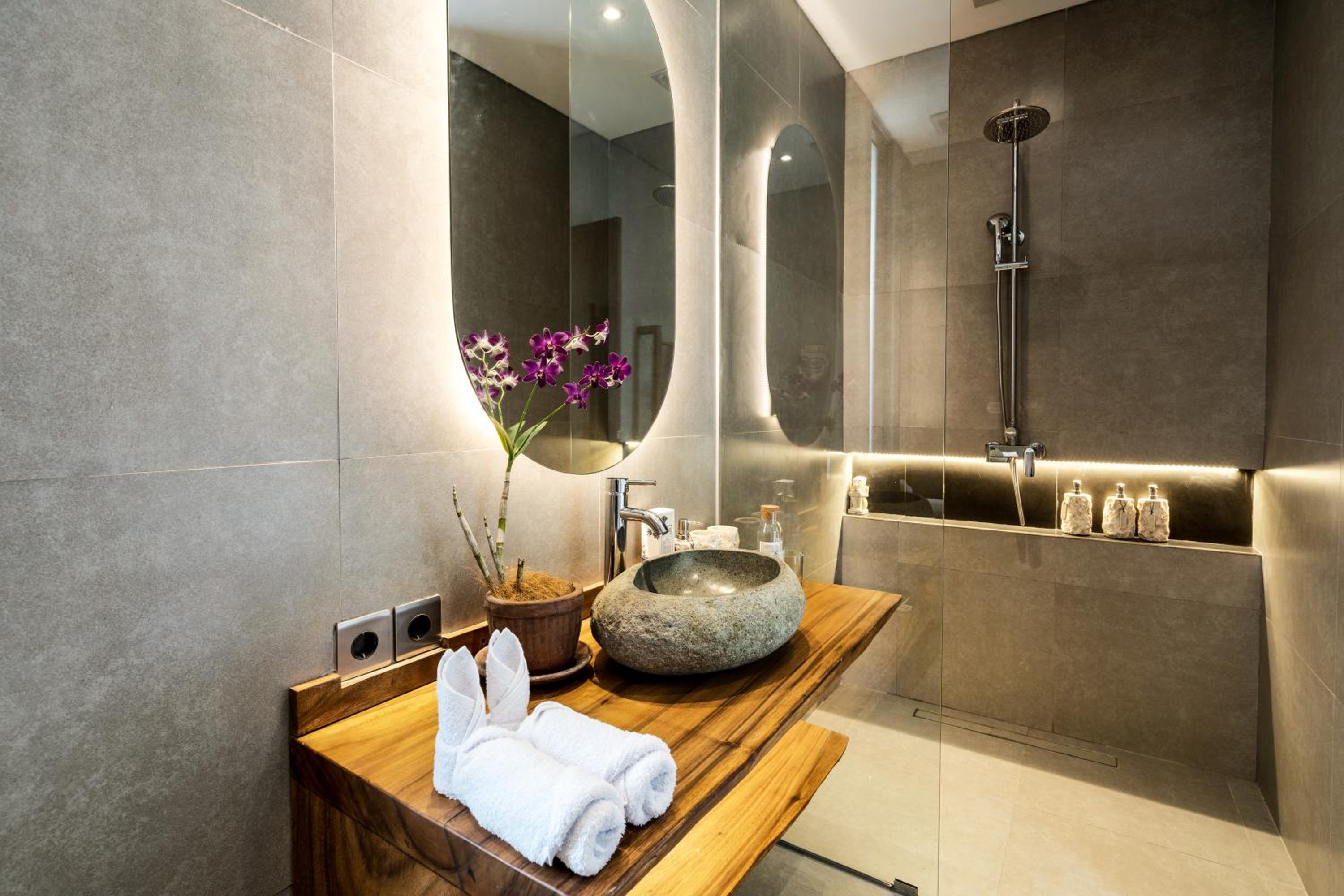 Villa St Lau - Signature 3BR Hideaway in Ubud view 4