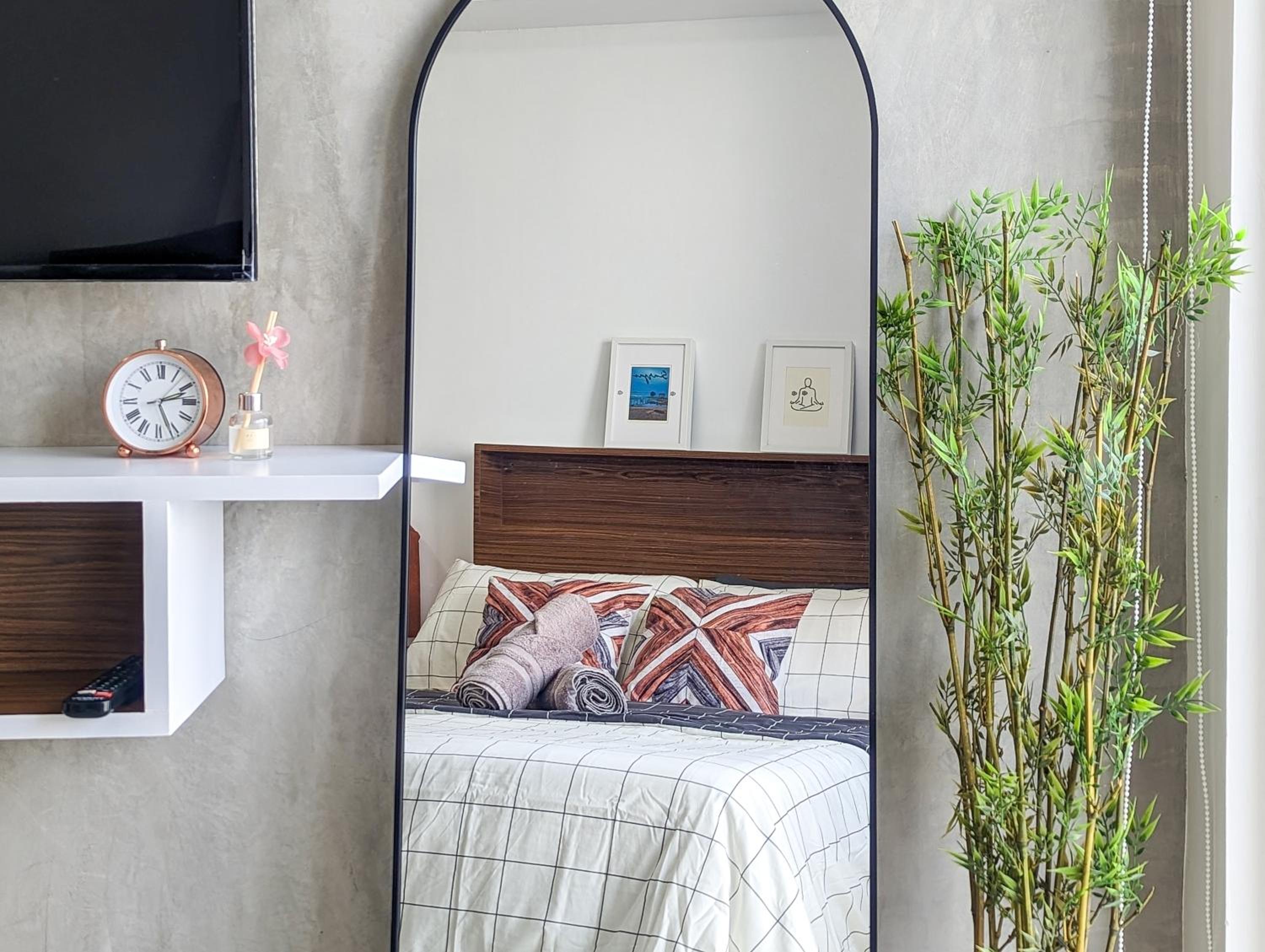 Studio Condo Manila by the Bay Roxas Blvd near US Embassy view 5