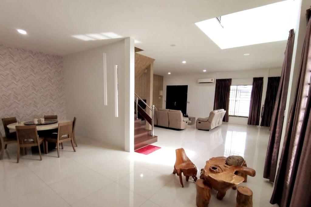 JJ Homestay -Stapok