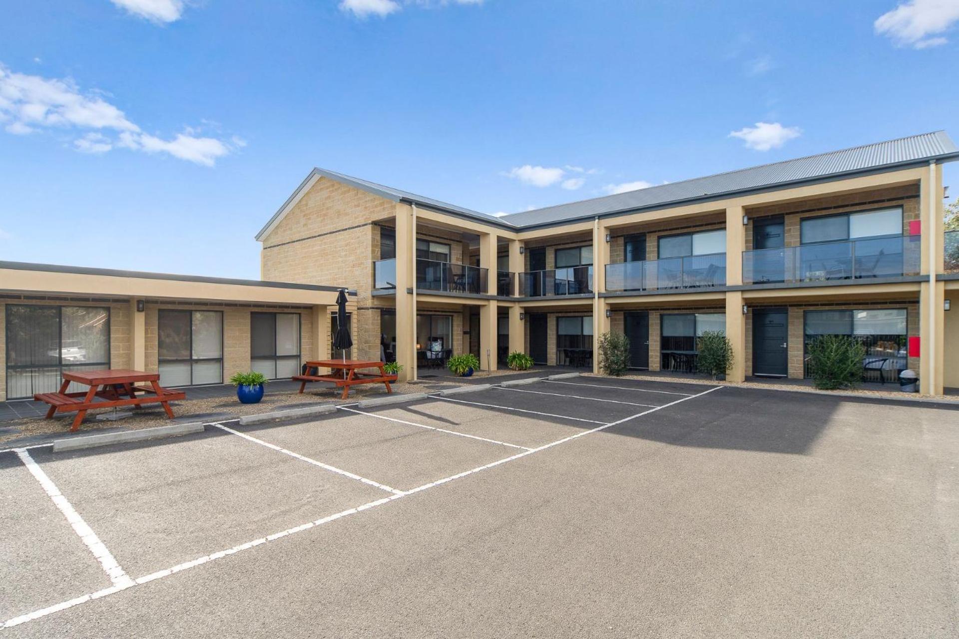 Hotel Bay Motel Safety Beach