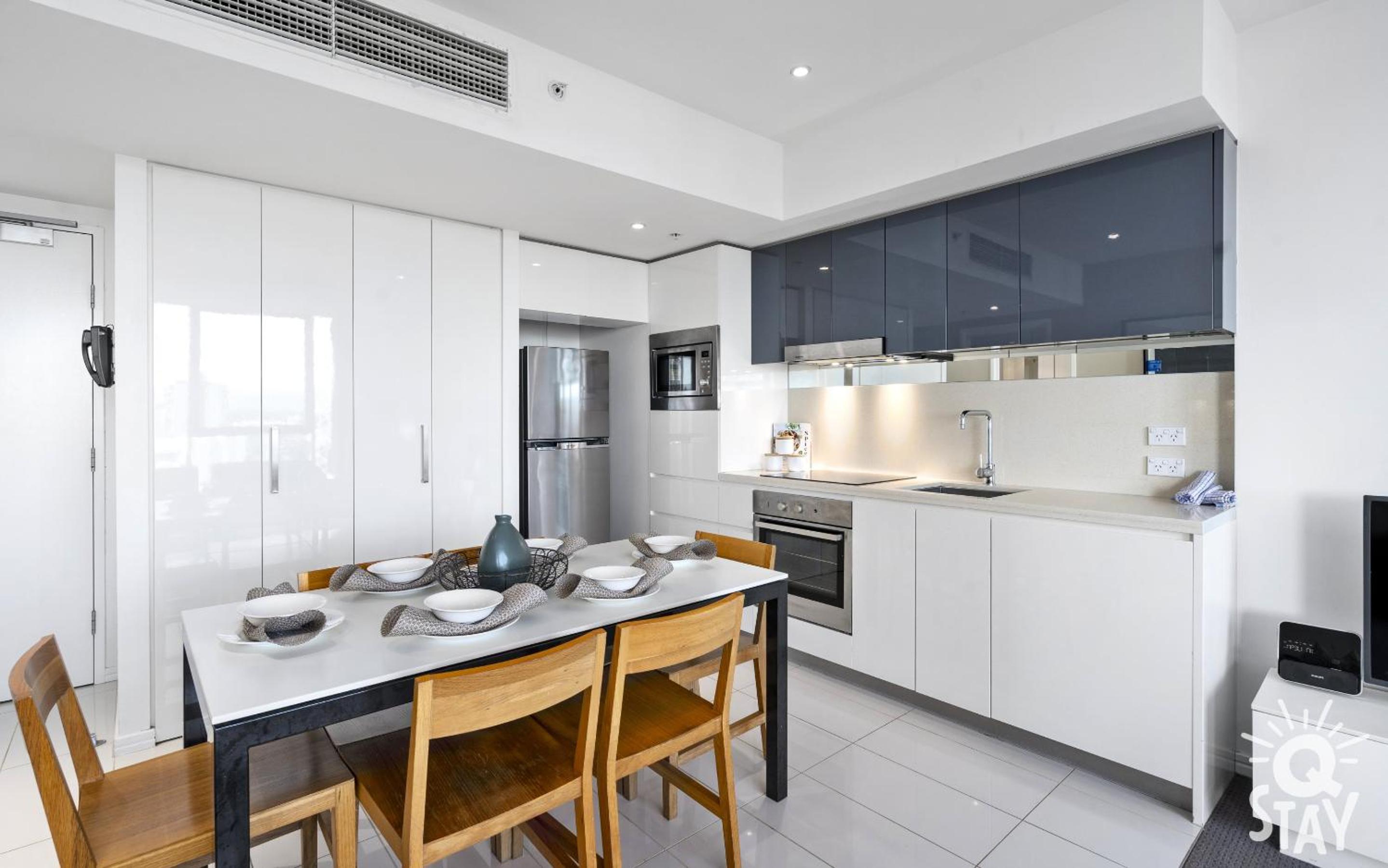 H'Residence Surfers Paradise MID WEEK MADNESS DEAL - Q Stay