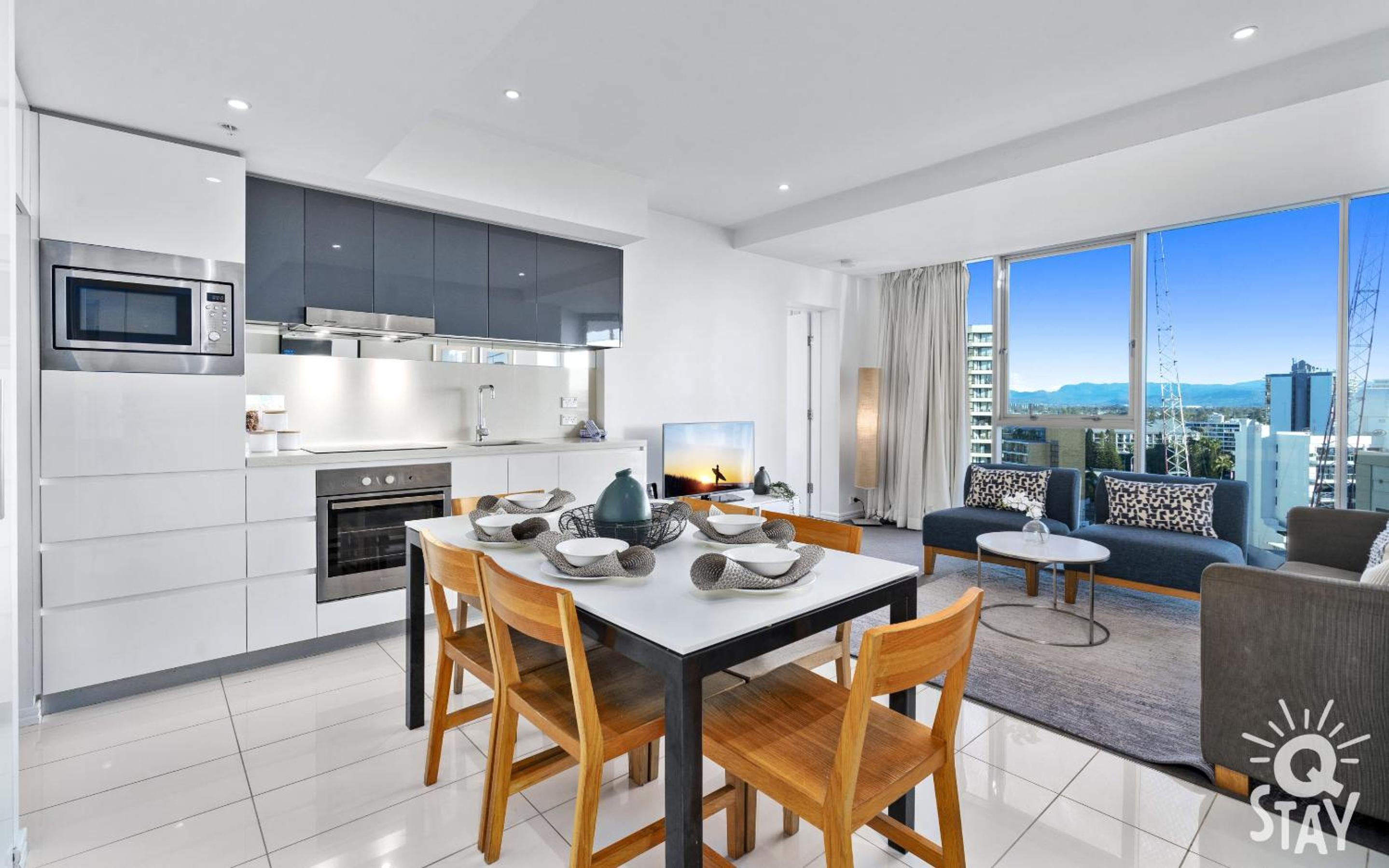 H'Residence Surfers Paradise MID WEEK MADNESS DEAL - Q Stay