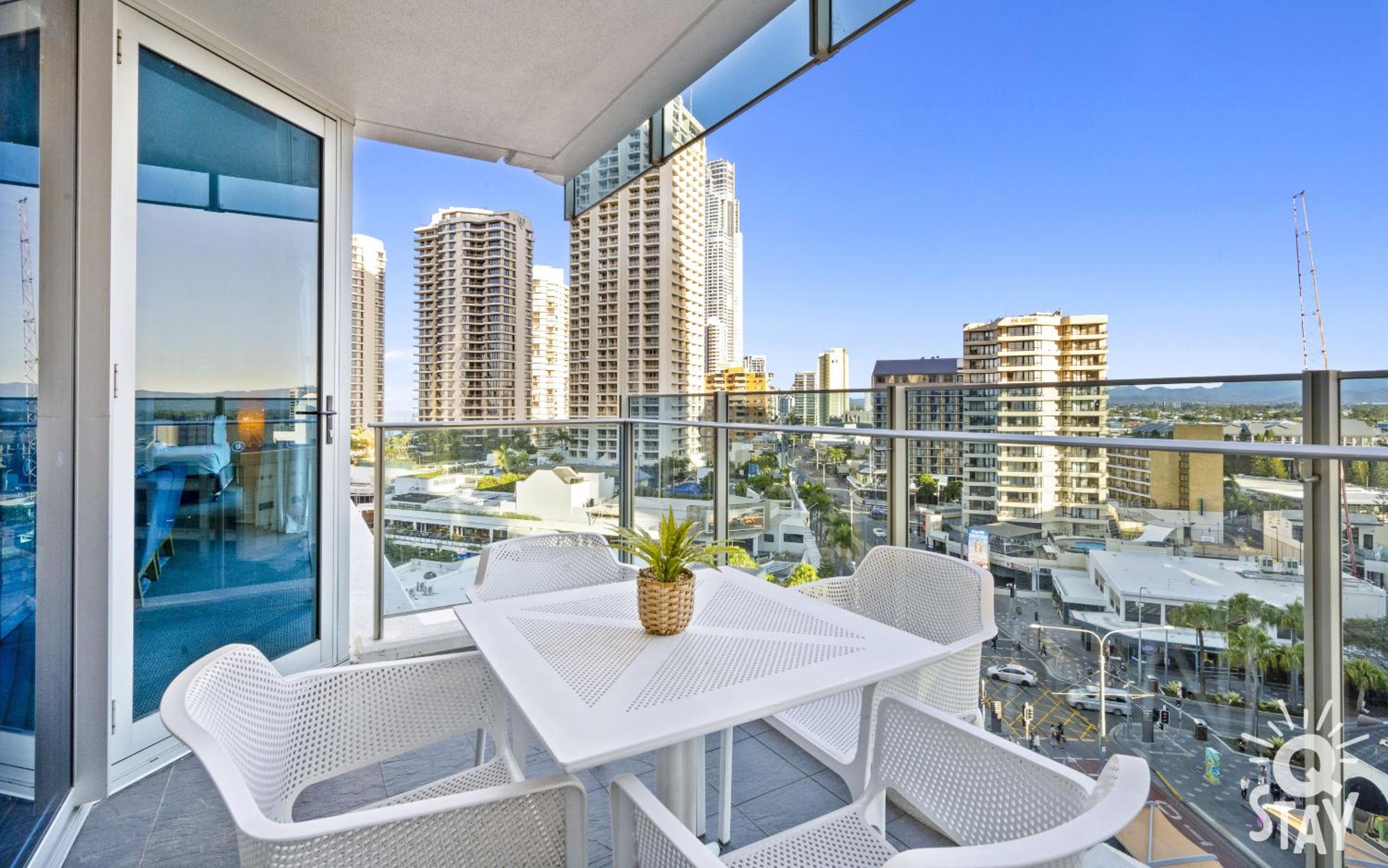 H'Residence Surfers Paradise MID WEEK MADNESS DEAL - Q Stay