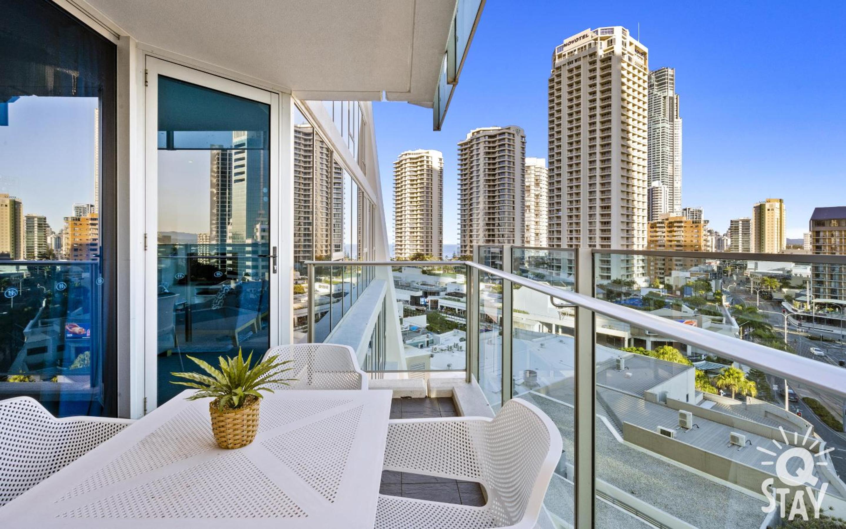 H'Residence Surfers Paradise MID WEEK MADNESS DEAL - Q Stay