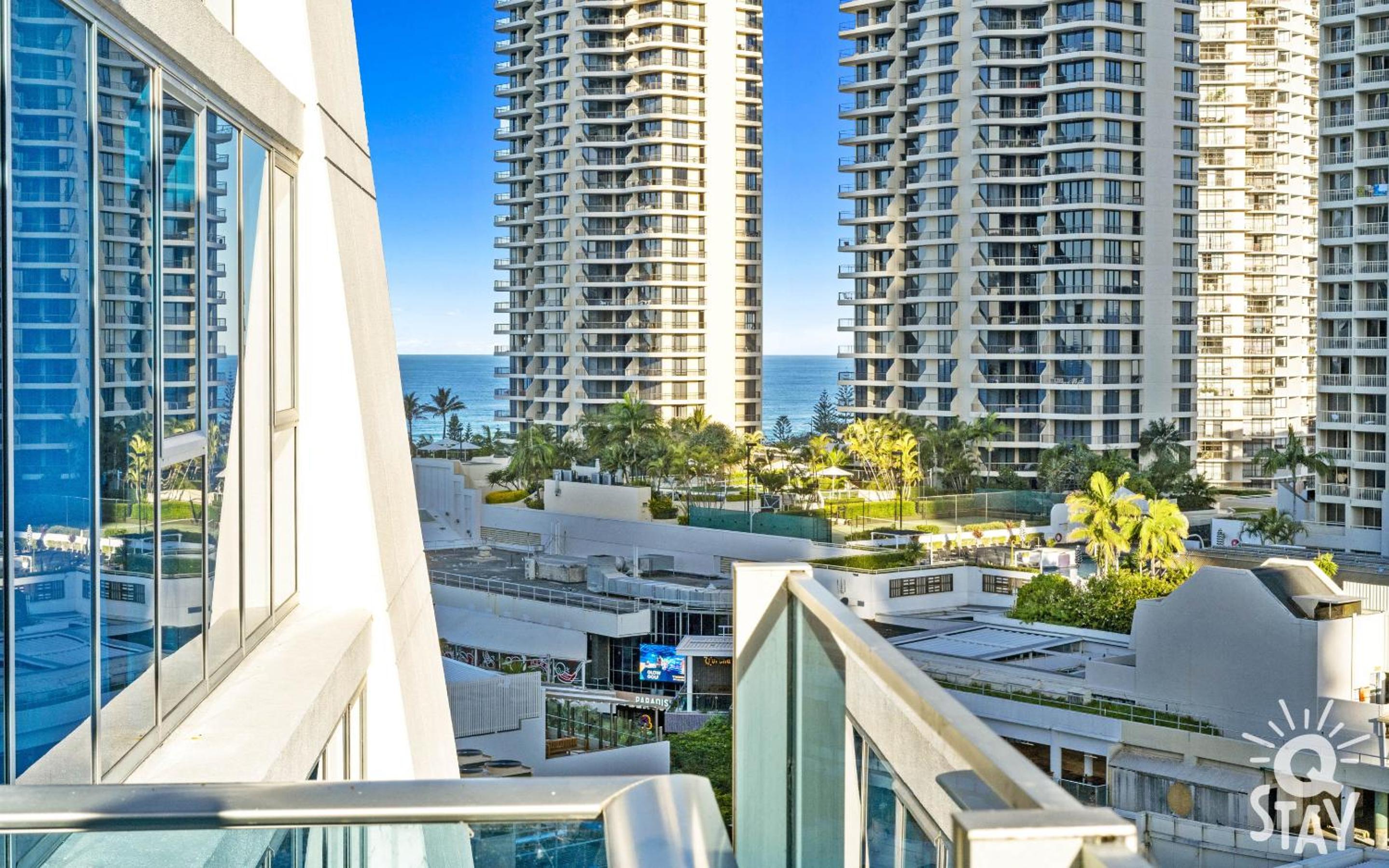 H'Residence Surfers Paradise MID WEEK MADNESS DEAL - Q Stay